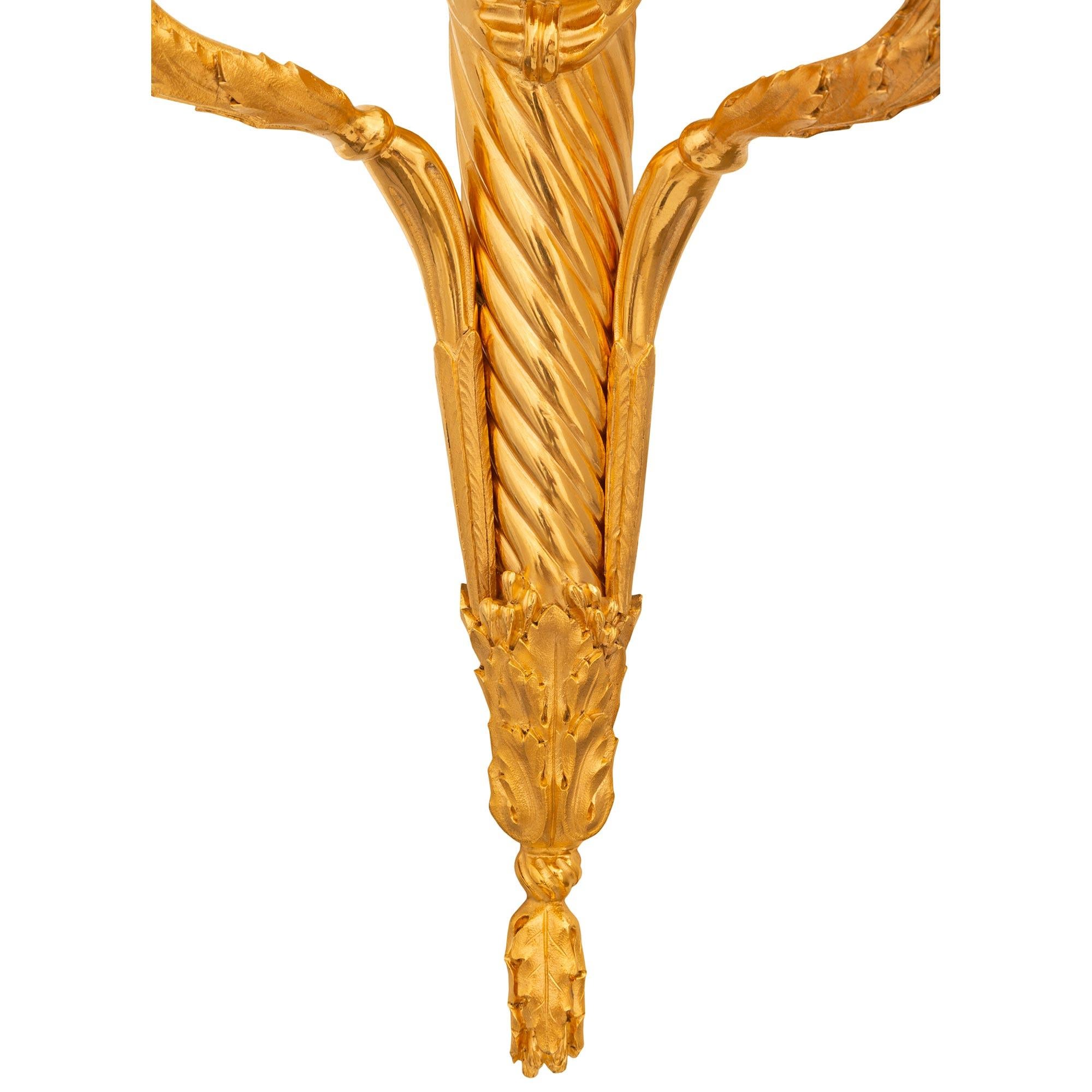 A  Applique francesi del XIX secolo in stile Luigi XVI in ormolu in vendita 3