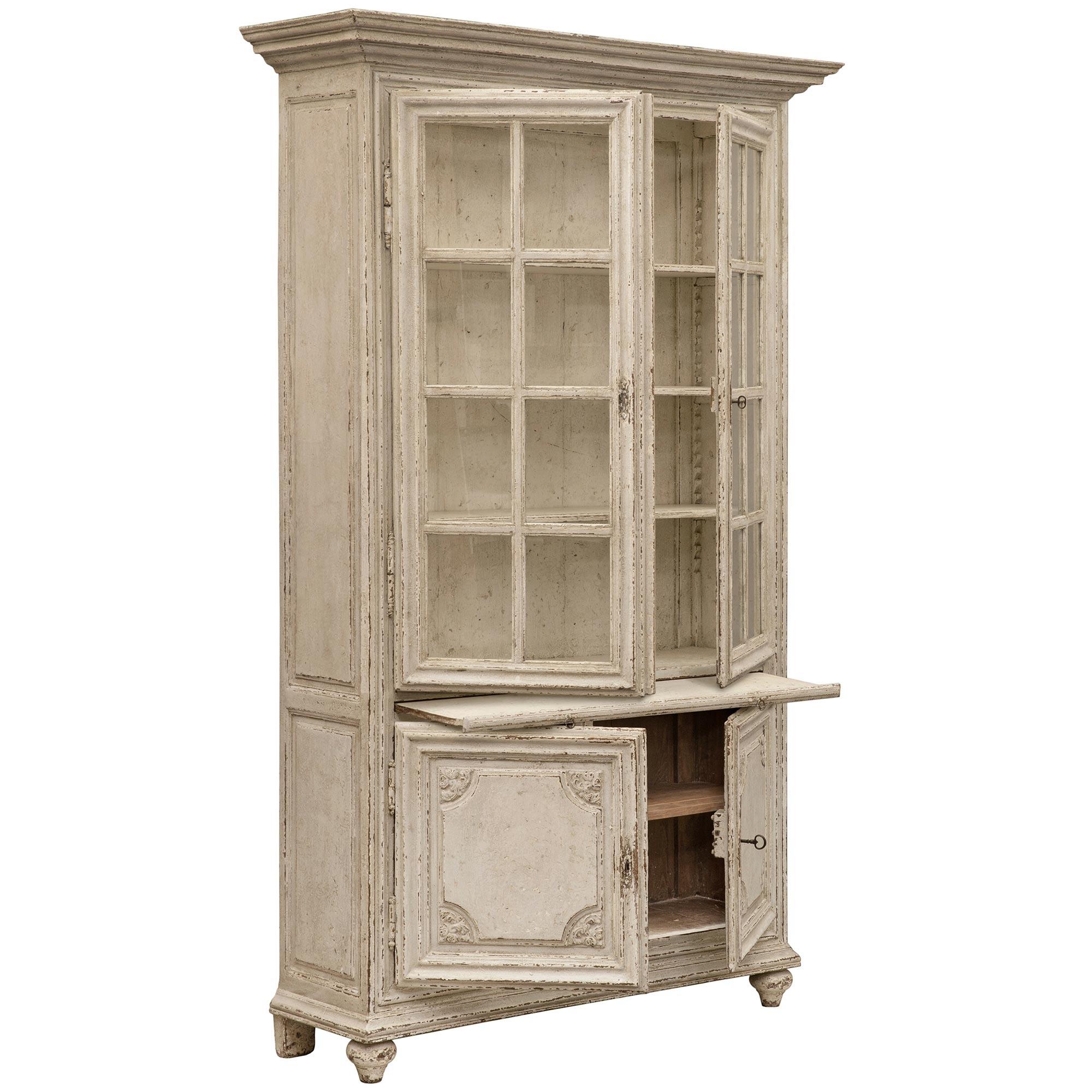 A French 19th century Louis XVI st. patinated wood vitrine cabinet In Good Condition For Sale In West Palm Beach, FL