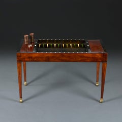 Ein französischer Mahagoni-Trac-Tisch des 19.