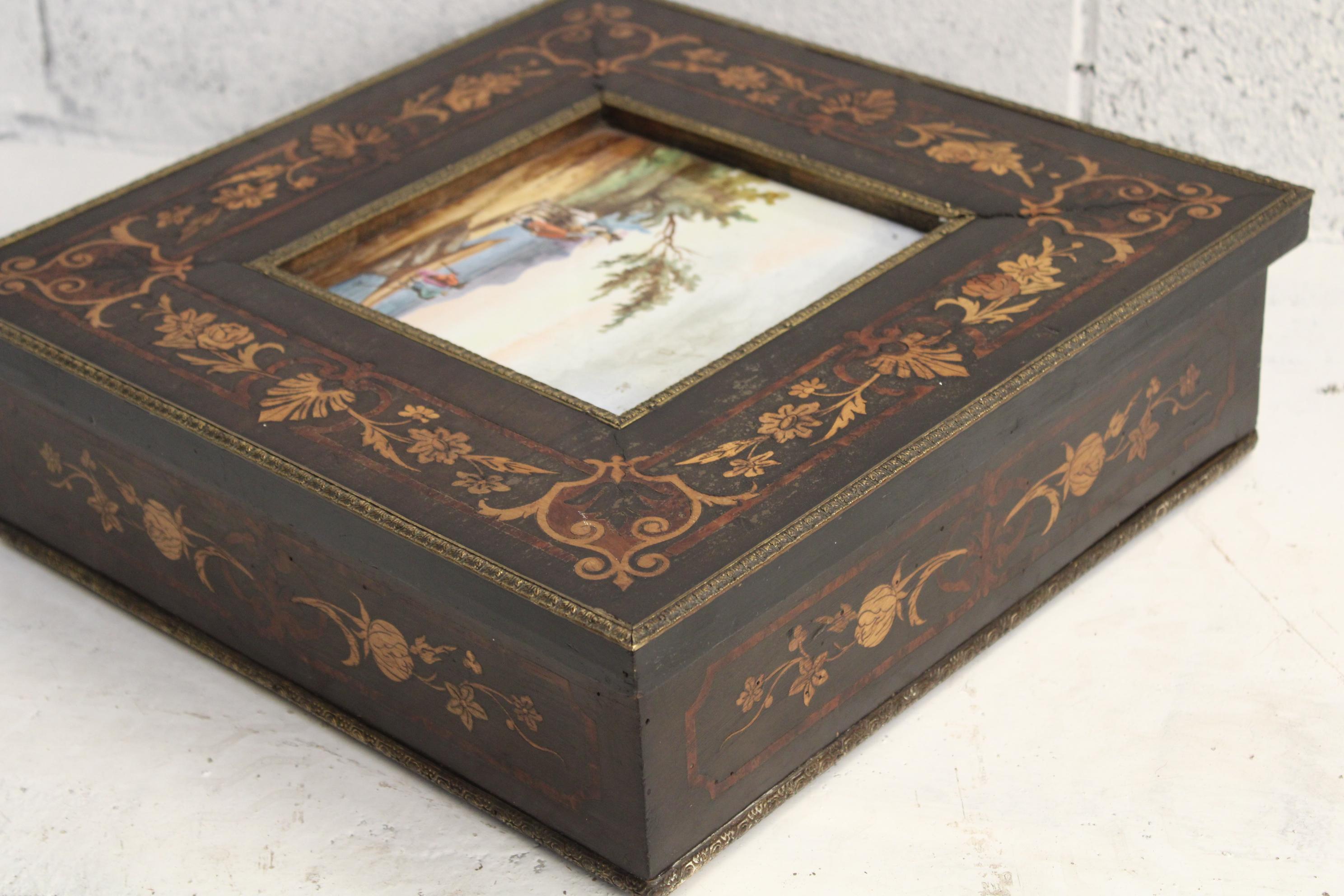 19th Century Big Dimension Marquetry and ceramic Painted Jewelery Box  In Good Condition In Torino, IT