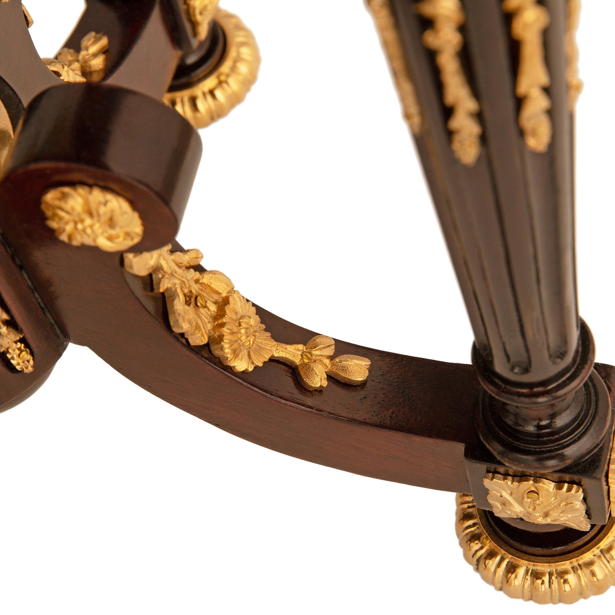Banc de vanité/piano d'époque Louis XVI du 19ème siècle d'après Napoléon III en vente 2
