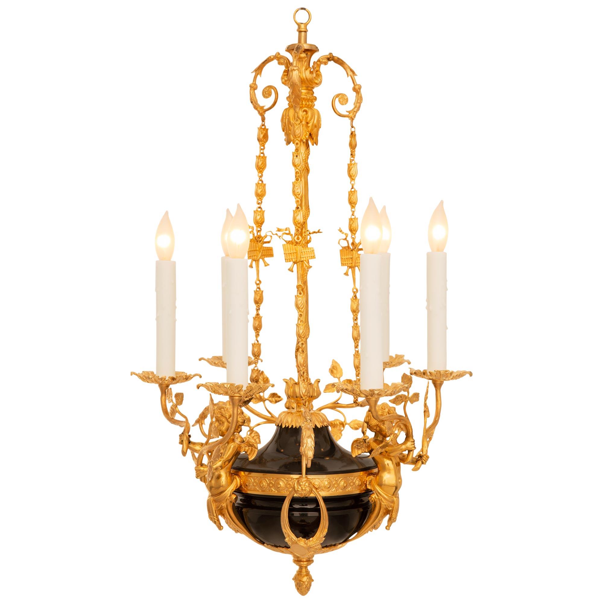 Neoclassico Lampadario francese del XIX secolo in stile neoclassico della Belle Époque in ormolu in vendita