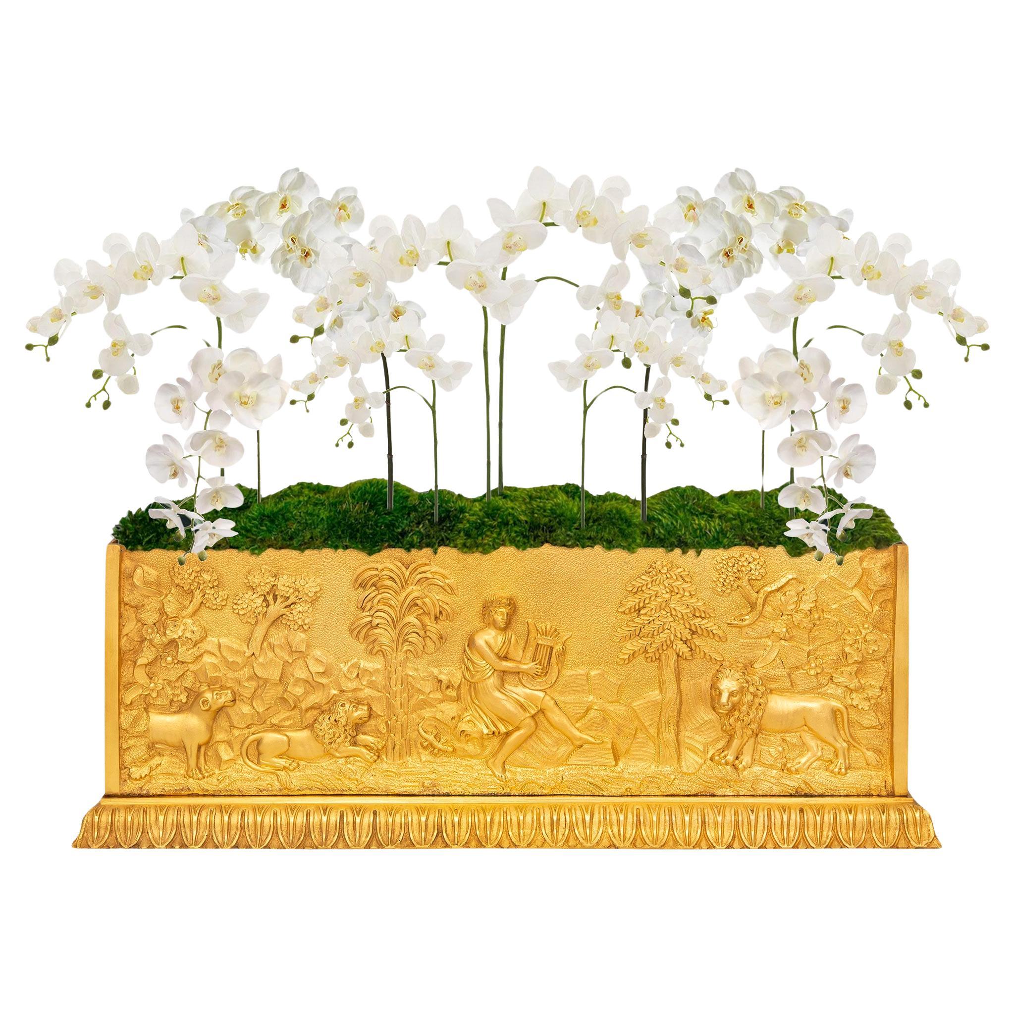 Una jardinera/plantera francesa del siglo XIX de estilo neoclásico st. Ormolu jardinera/plantador