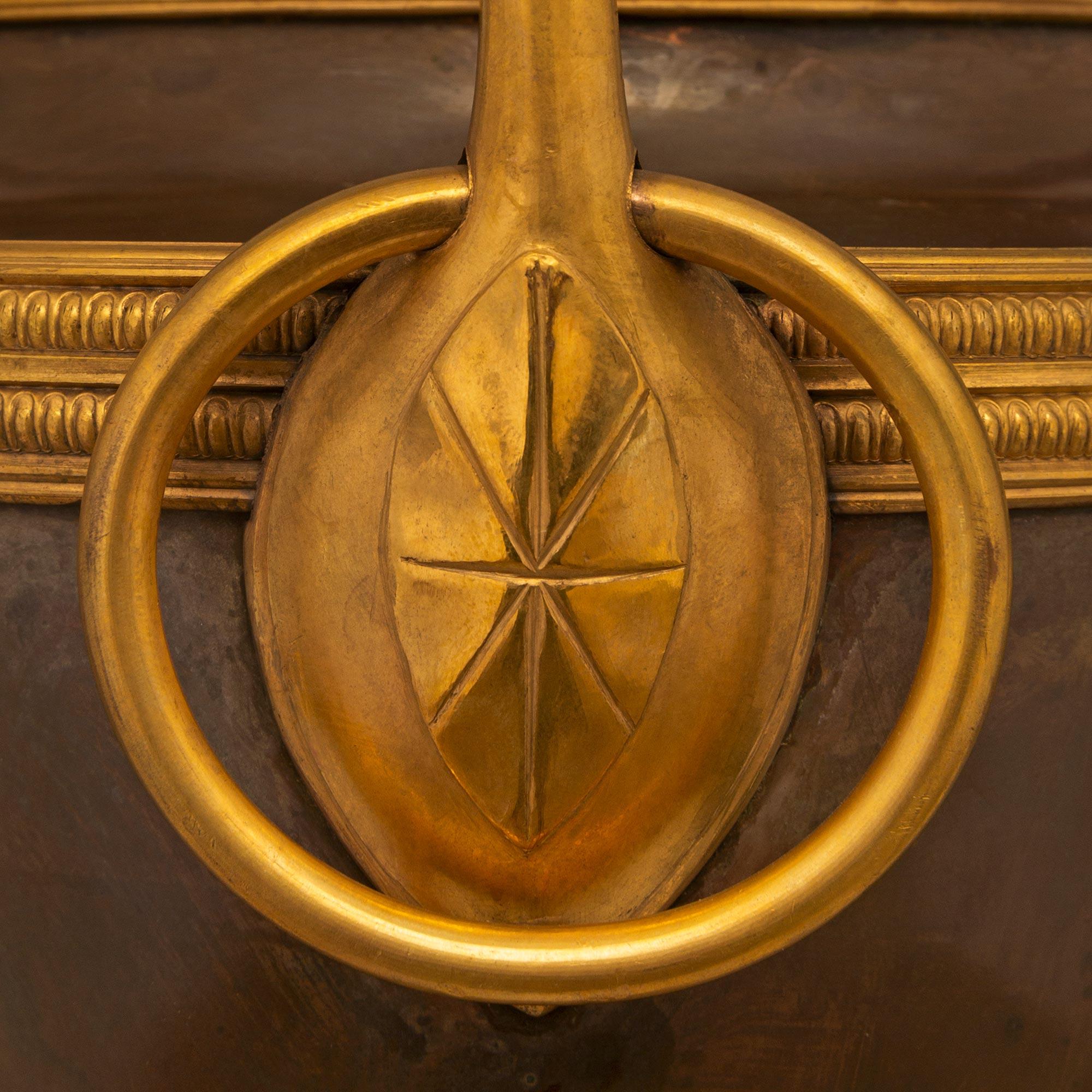 Bronze Samovar néo-classique français du XIXe siècle en bronze patiné et bronze doré en vente