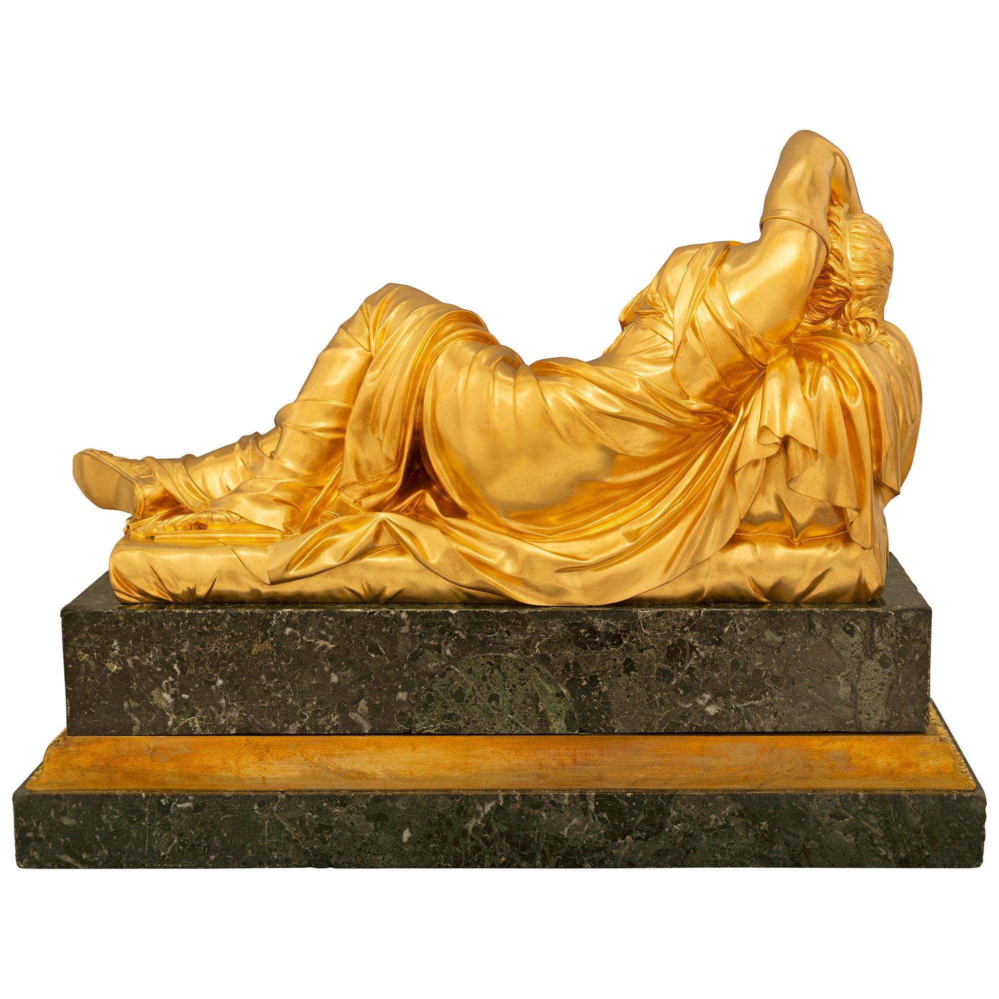 Eine französische Skulptur aus Goldbronze und Pietra Braschia-Marmor aus dem 19. Jahrhundert von Lucretia im Angebot 6