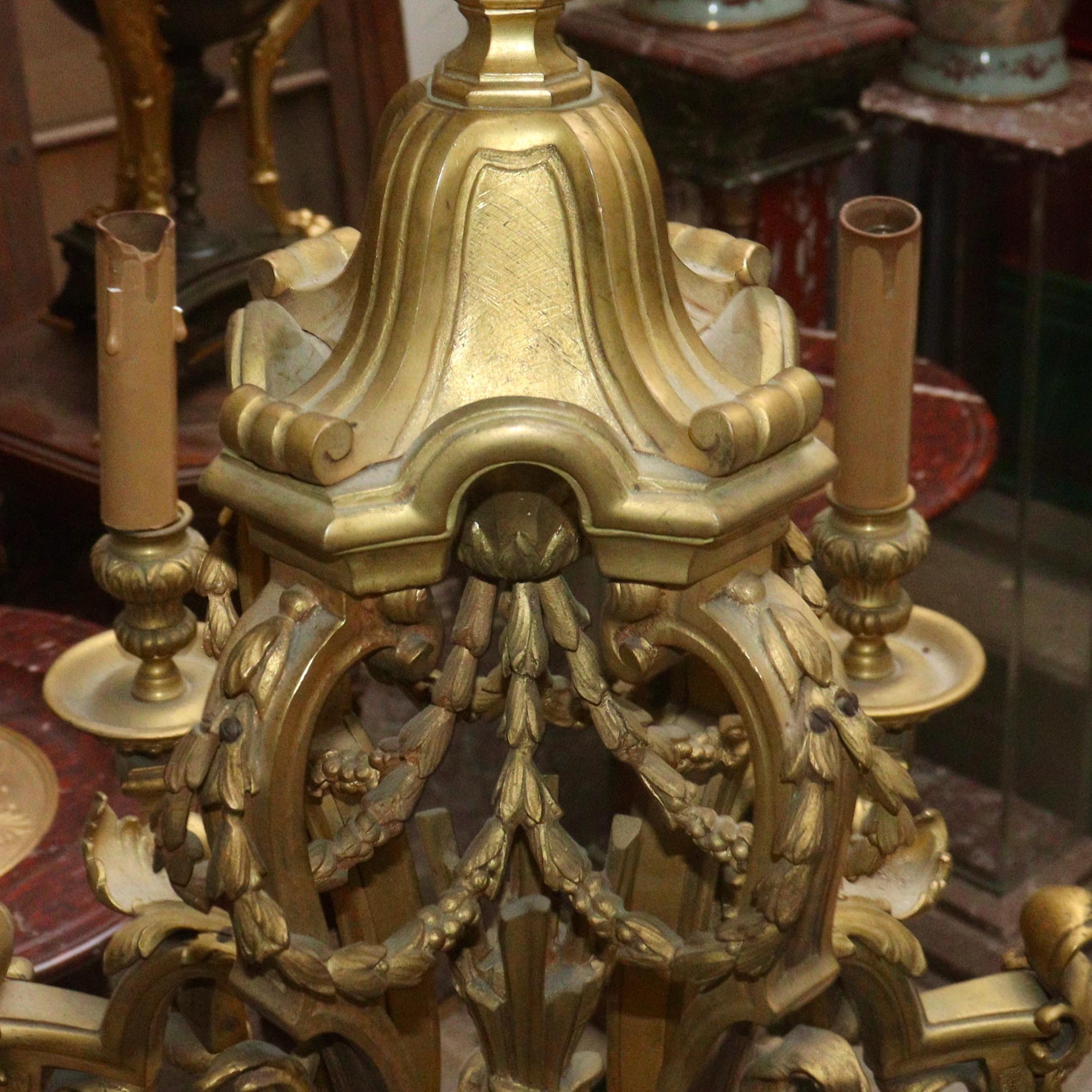 Dorato Lampadario francese del XIX secolo in ormolu di André-Charles Boulle in vendita