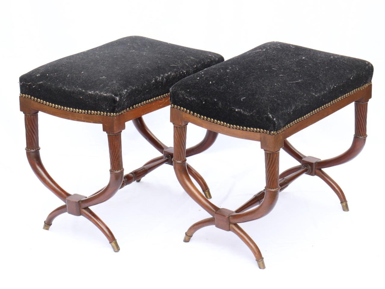 Pair of mahogany French curule stools
Époque restauration,
circa 1830

Black velvet upholstery.