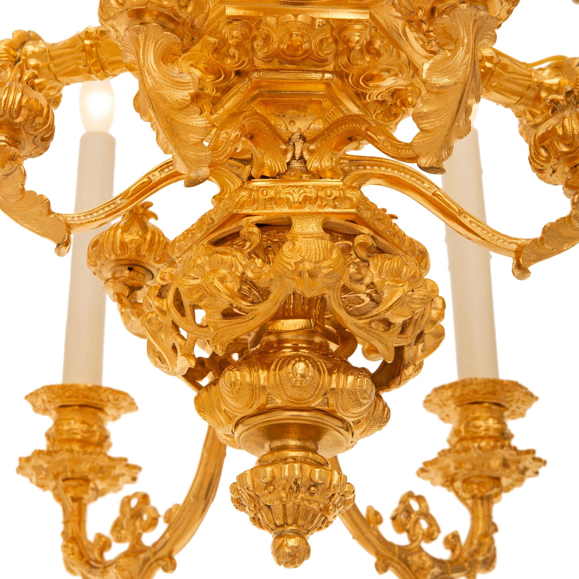 Lampadario rinascimentale francese del XIX secolo in bronzo patinato e Ormolu in vendita 1