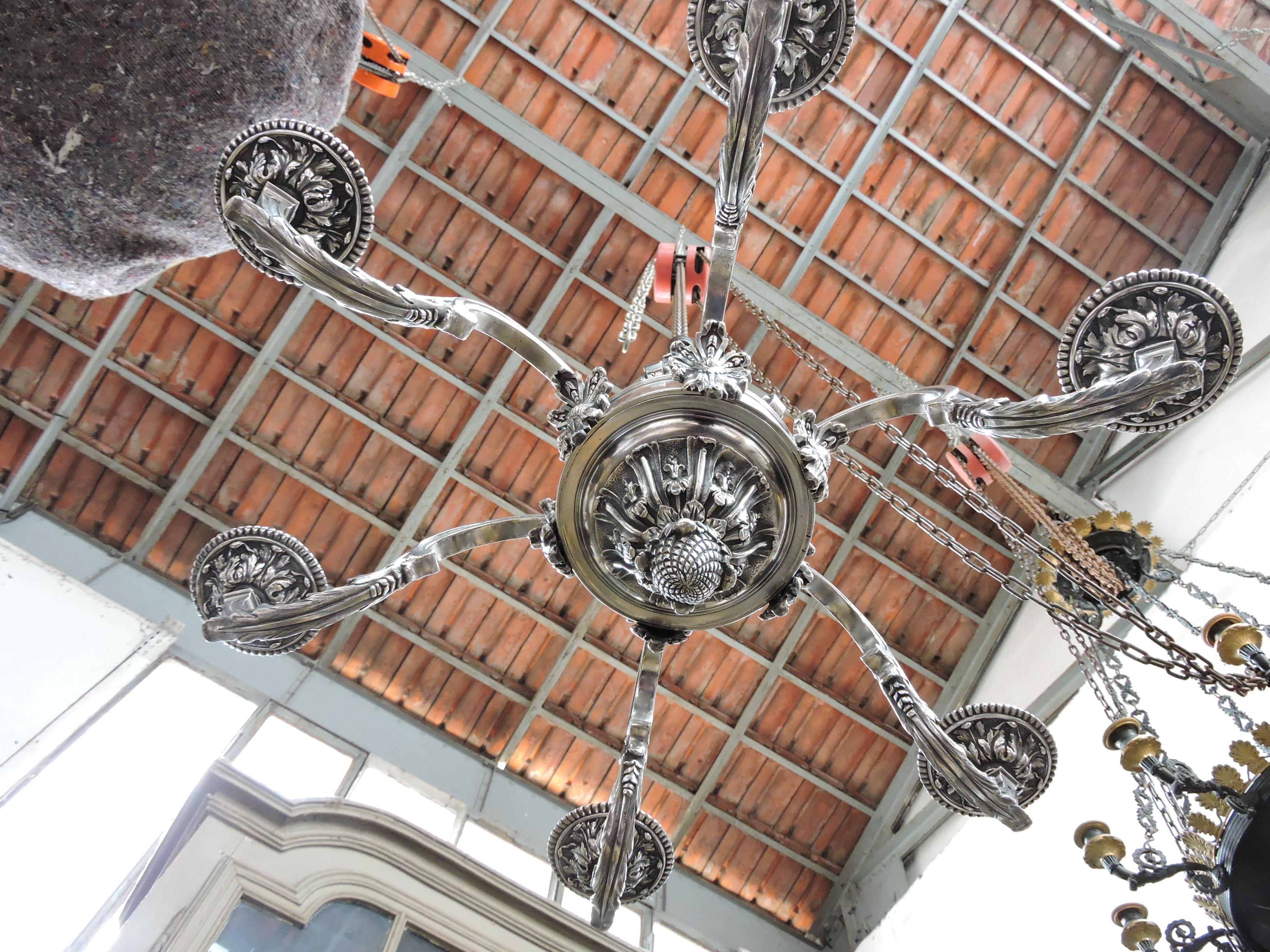French 19th Century Silvered Bronze Régence Style Chandelier 6