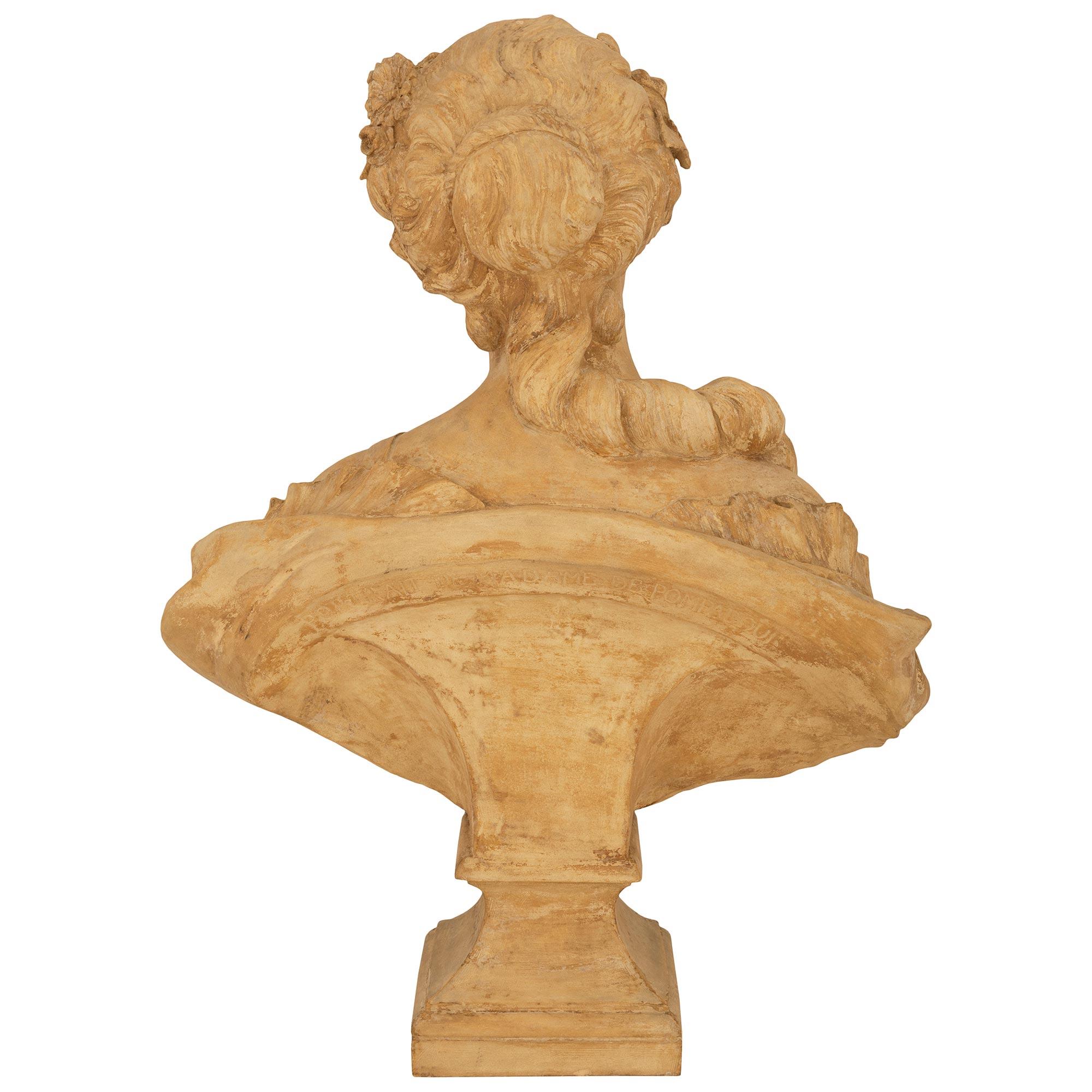Un busto francés de terracota del siglo XIX de Madame de Pompadour en venta 6