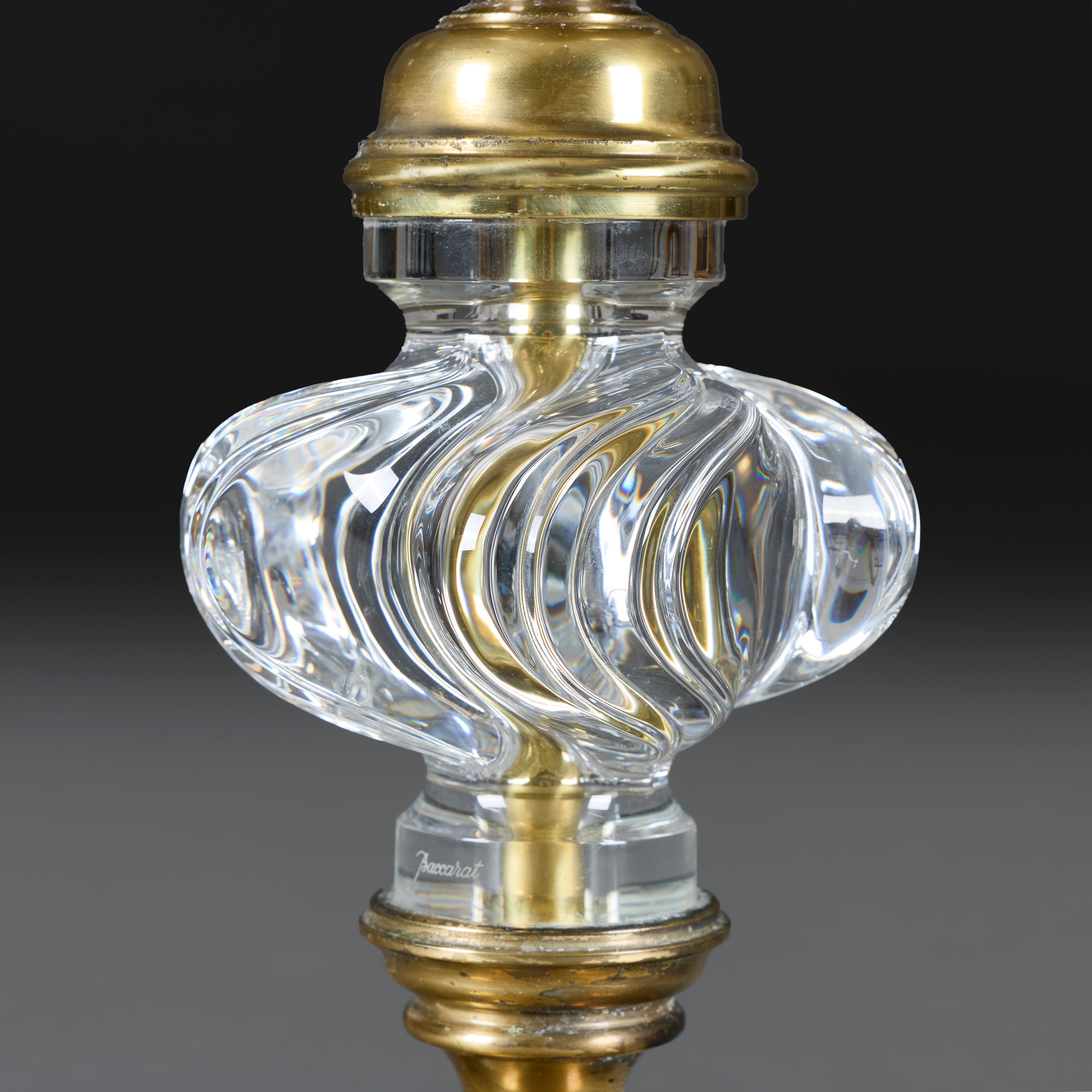 Lampada in vetro e ottone di Baccarat del XX secolo In condizioni buone in vendita a London, GB