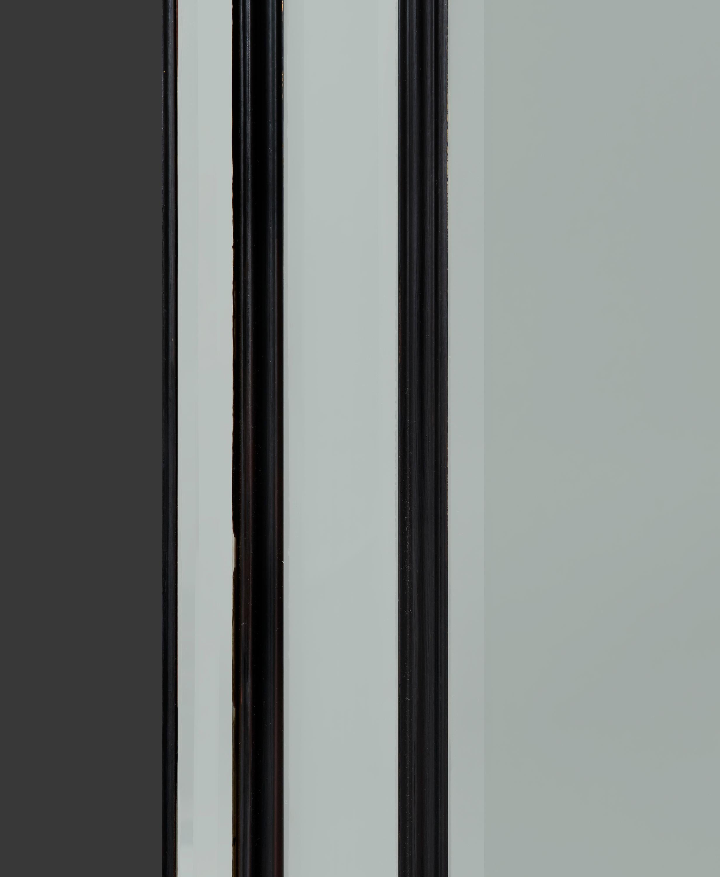 Hollywood Regency Miroir rectangulaire ébonisé de la Maison Charles, France, 20e siècle en vente