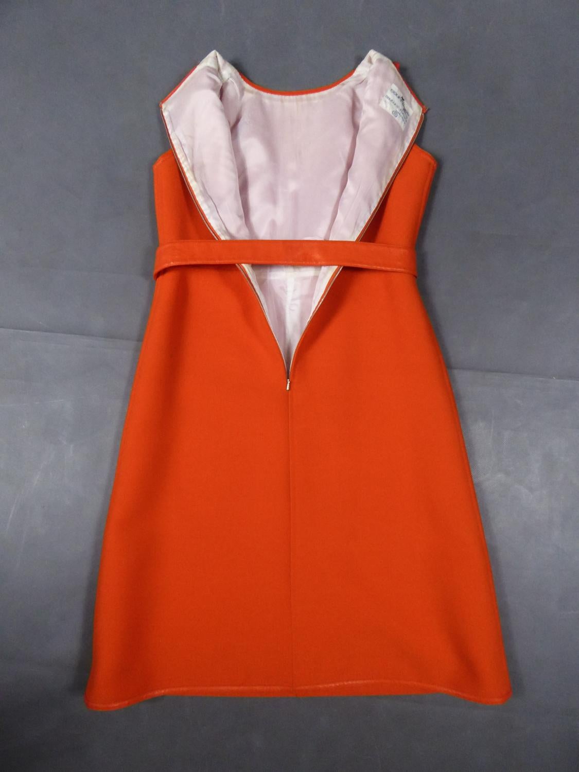 Rouge Robe française André Courrèges Couture Future numérotée 0045426 Circa 1970/1972 en vente