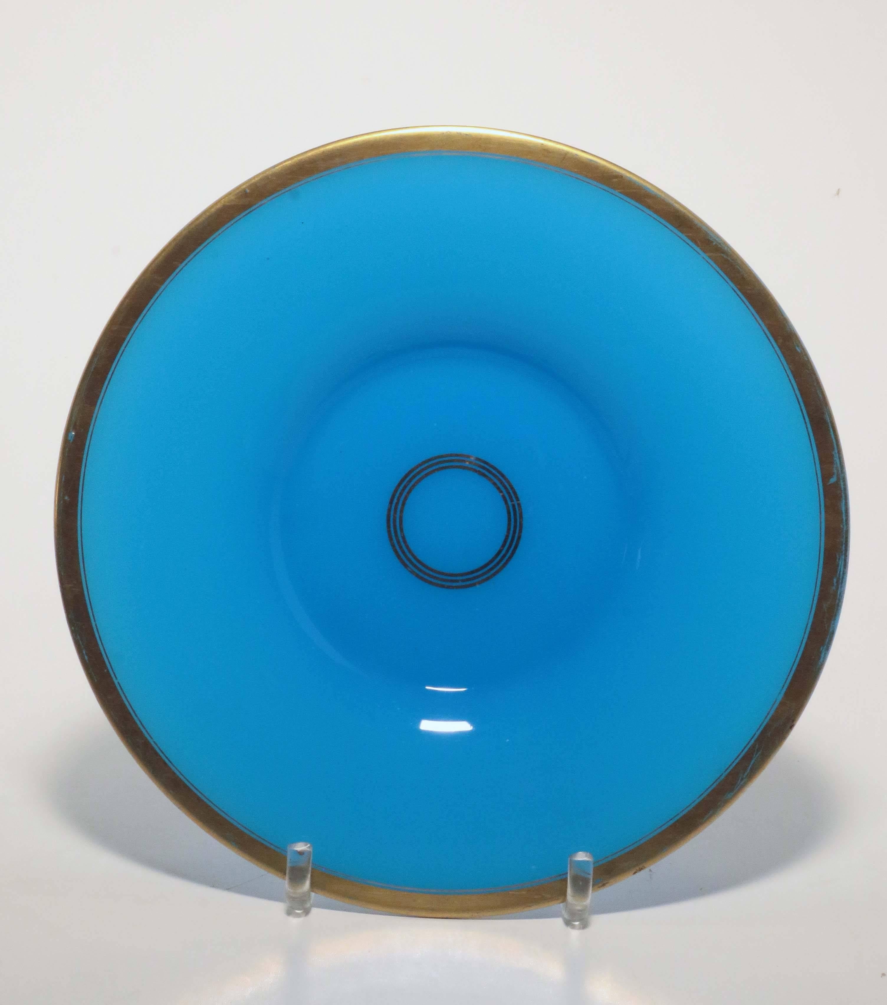 French Antique Baccarat Blue Opaline Ovoid Covered Bowl on Stand In Good Condition In Montreal, QC