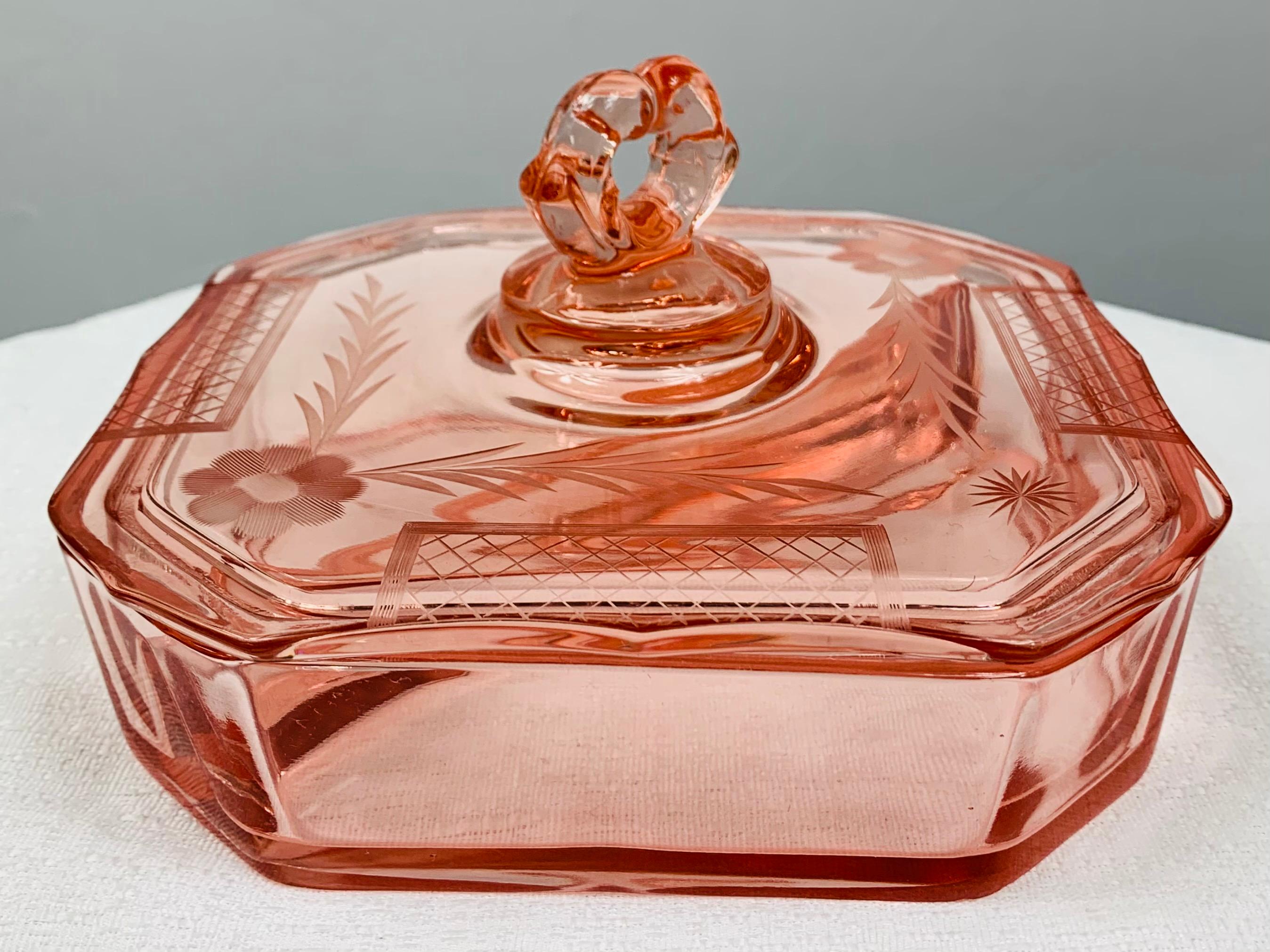 Boîte à bijoux décorative française d'antiquités en bronze et verre taillé rose en vente 8