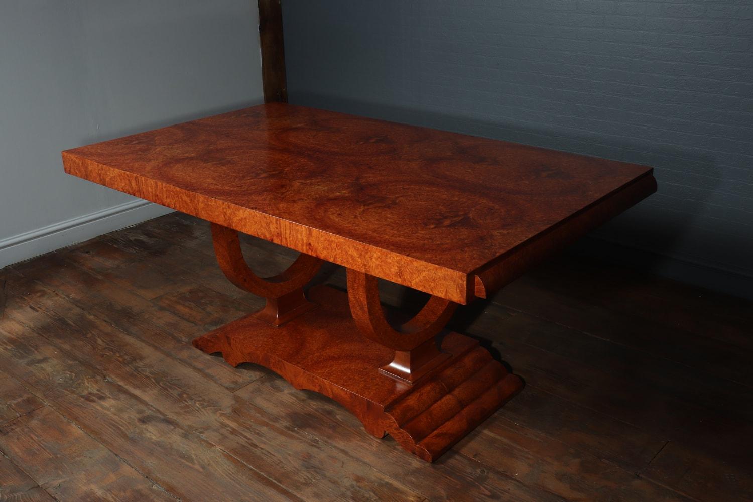 French Art Deco Amboyna Extending Dining Table, circa 1930 For Sale 1
