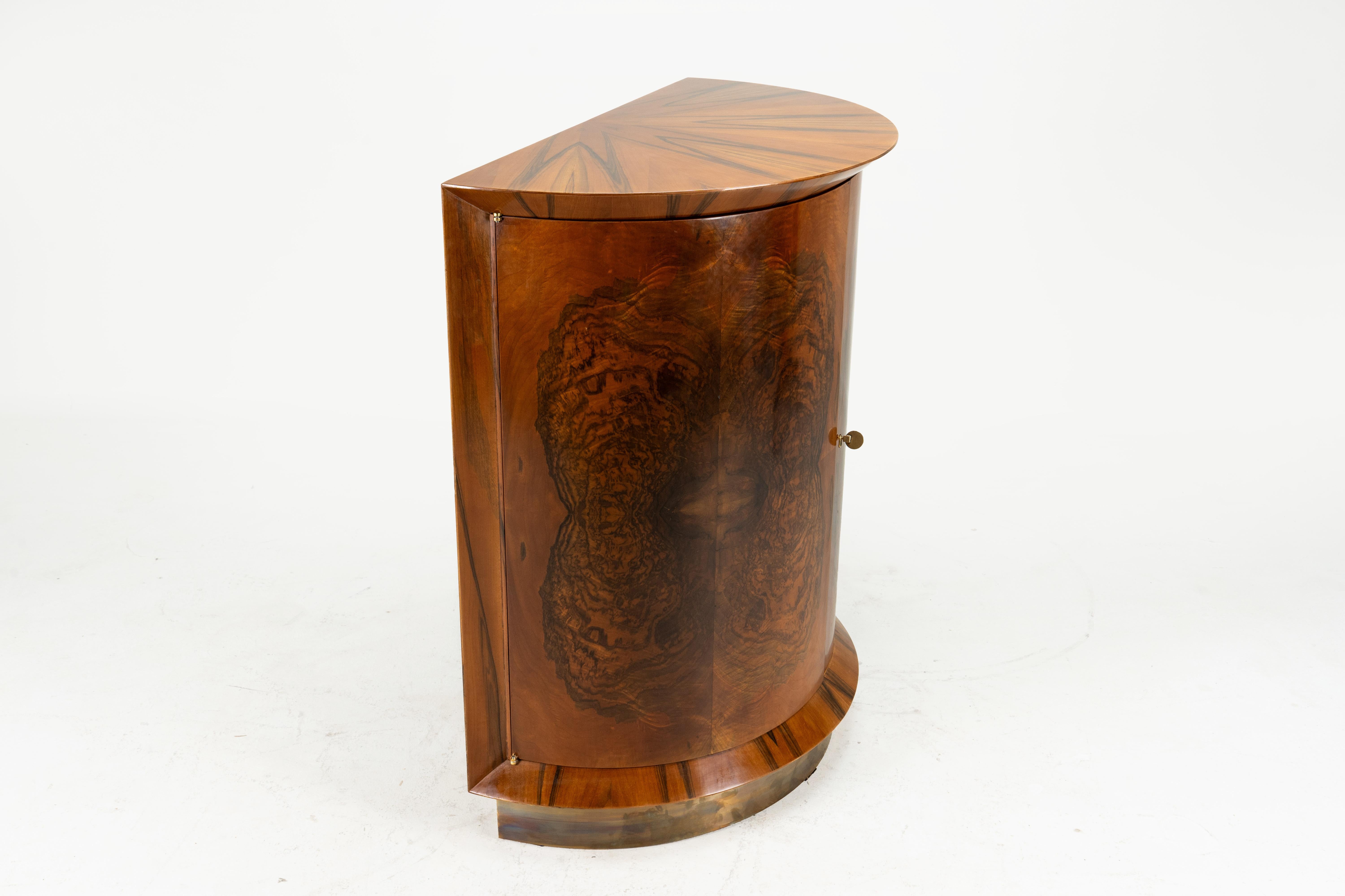 20th Century A French Art Deco Bar Cabinet With Mirrored Interior For Sale