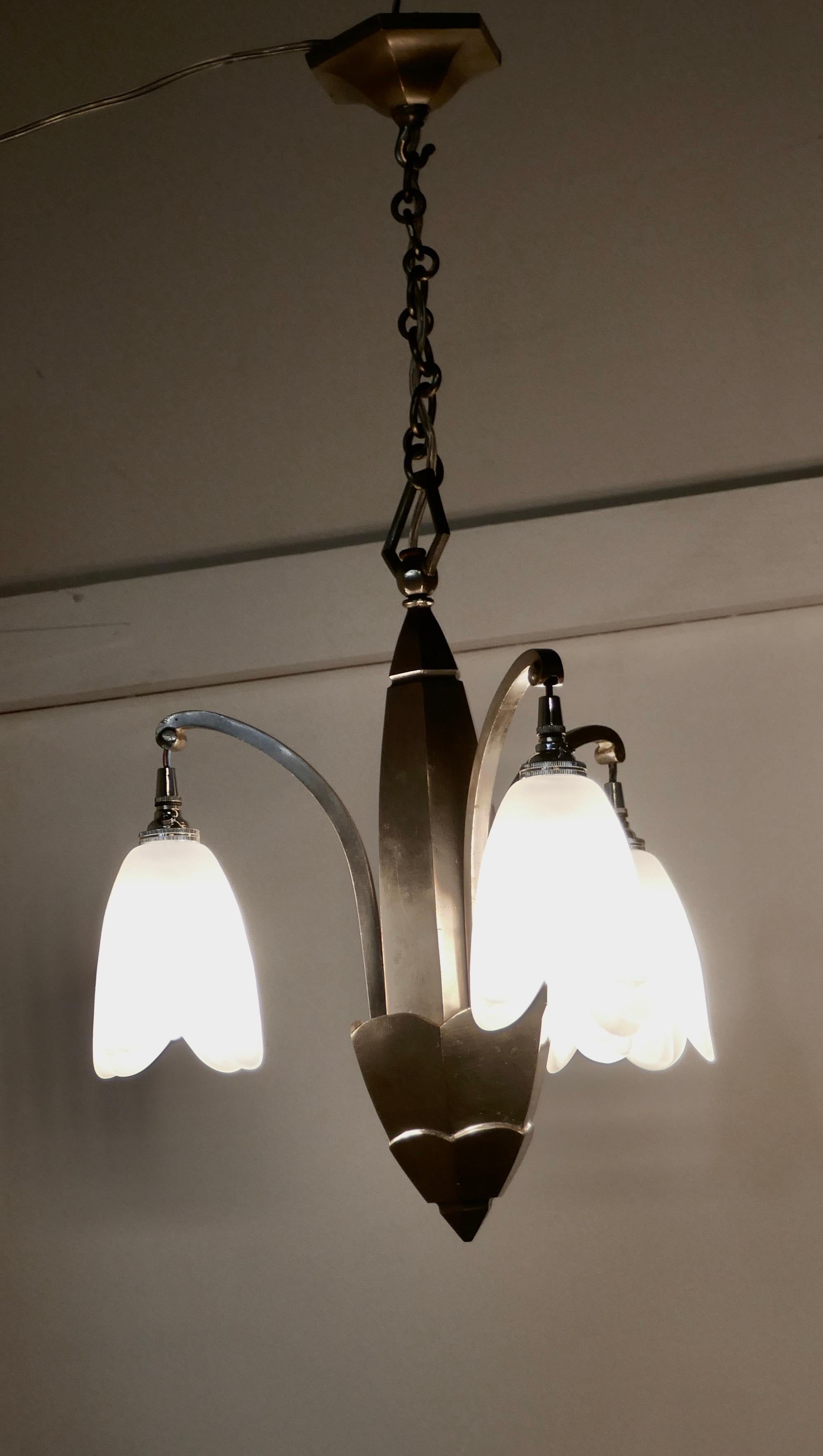 Grande pendente da soffitto francese in stile Art Deco cromato in vendita 1