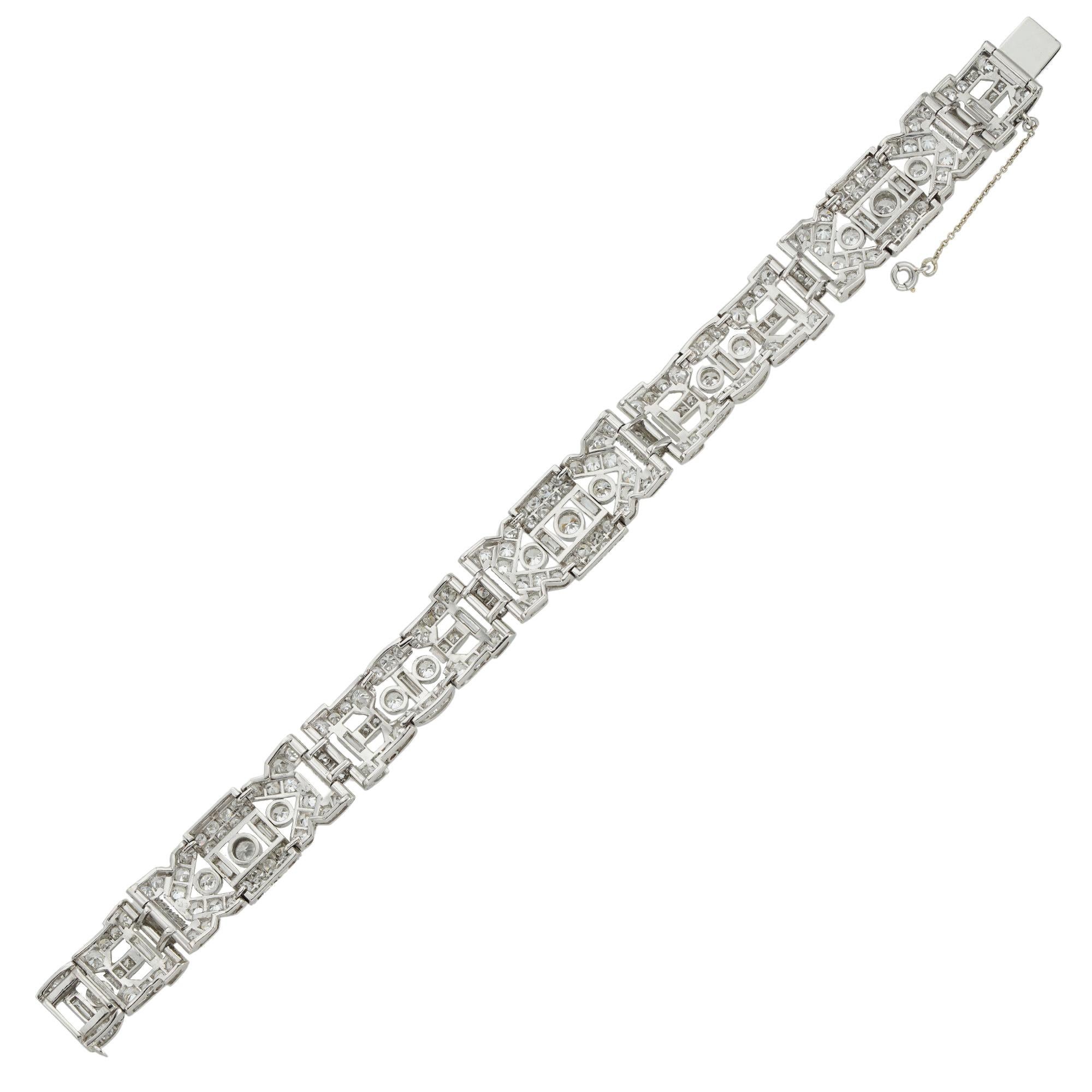 Taglio baguette Bracciale francese Art Deco in platino con diamanti in vendita
