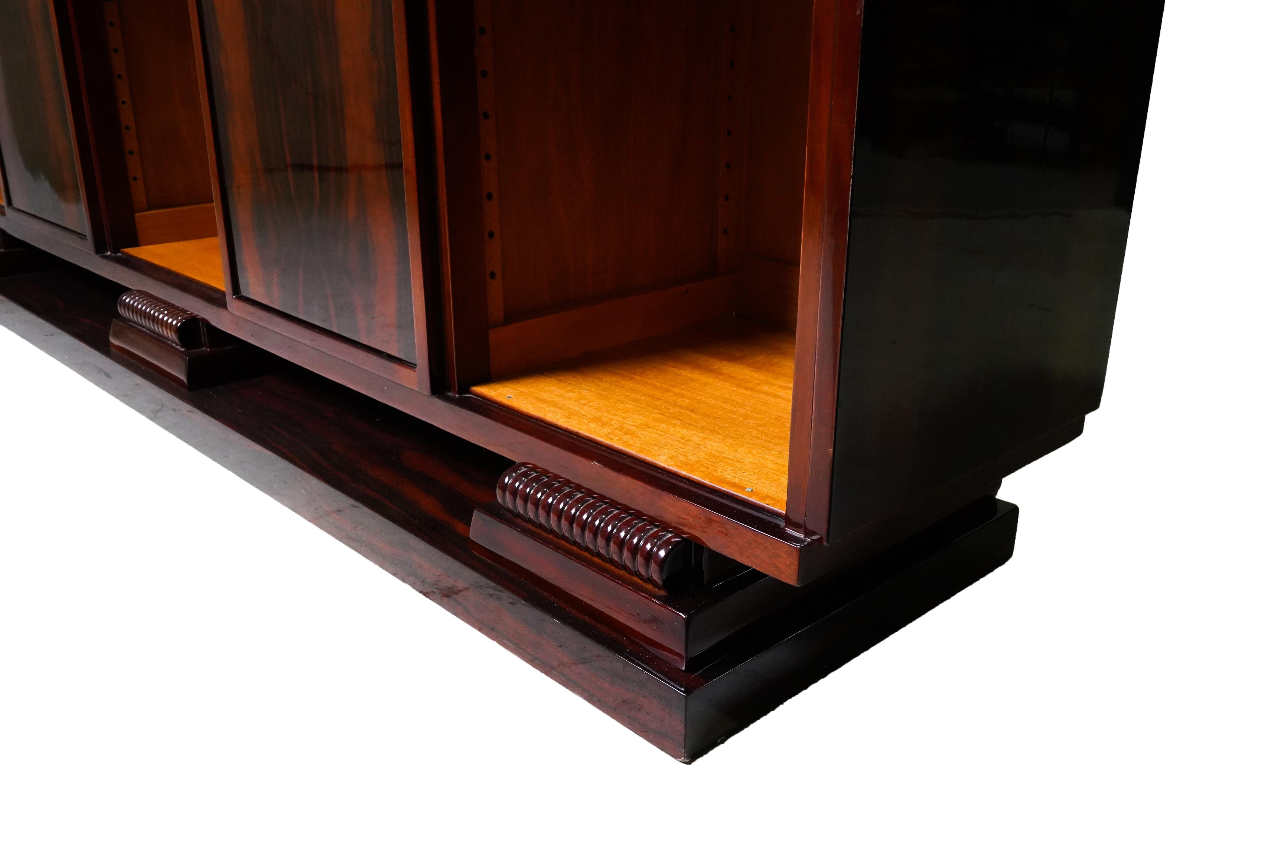Vintage French Art Deco Display Cabinet From Rosewood Veneer For Sale 10