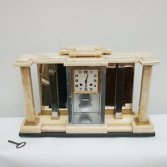 Pendule de cheminée Art déco français en onyx marbré