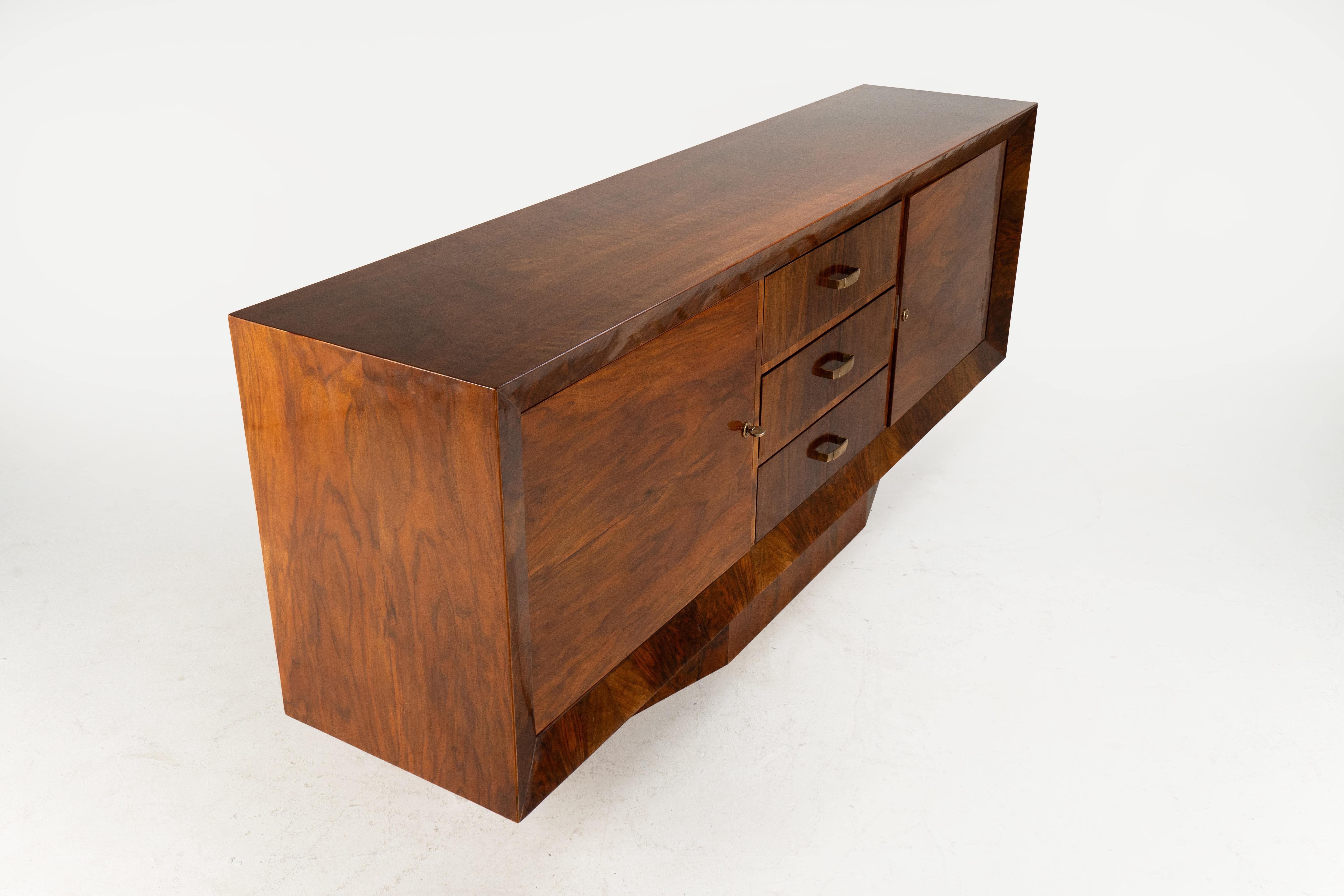 Francese A French Art Deco Sideboard with Beveled Front and Three Drawers in vendita