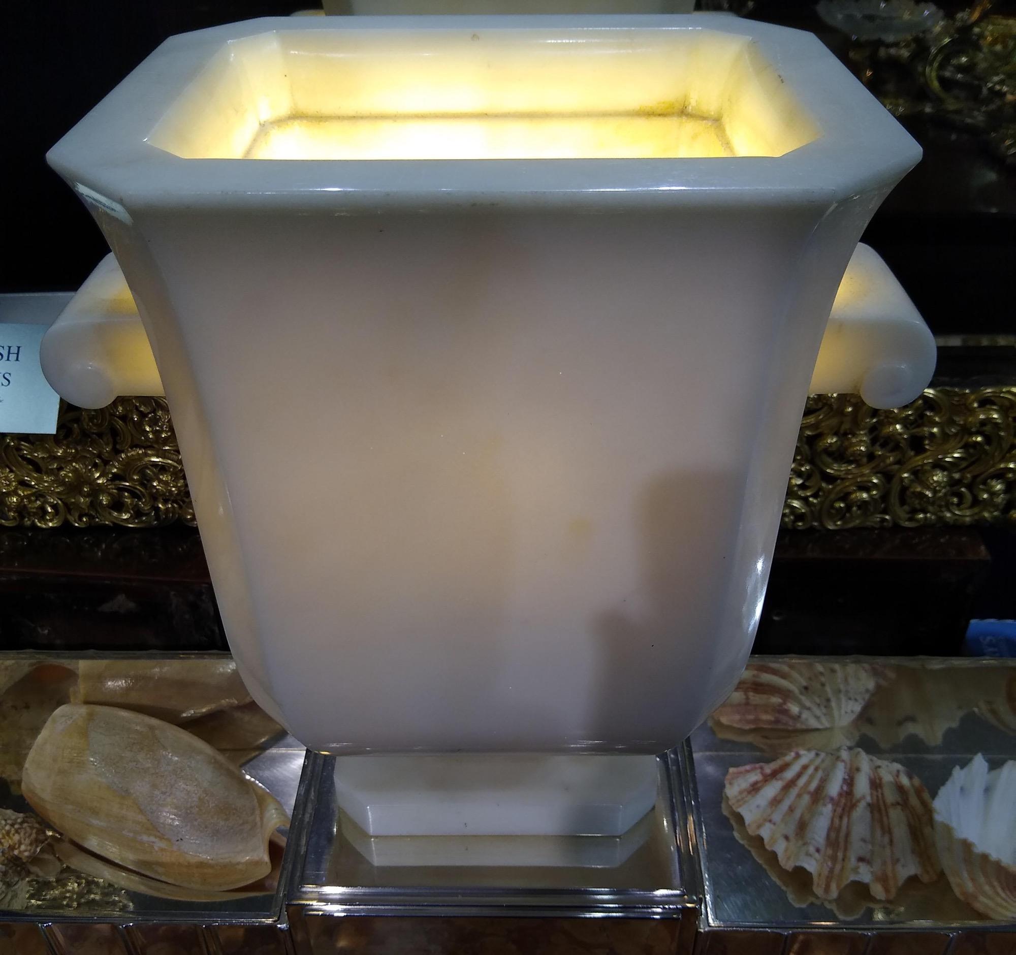 Centro de mesa francés Art Déco de plata y alabastro sobre zócalo de ébano de Macassar en venta 2