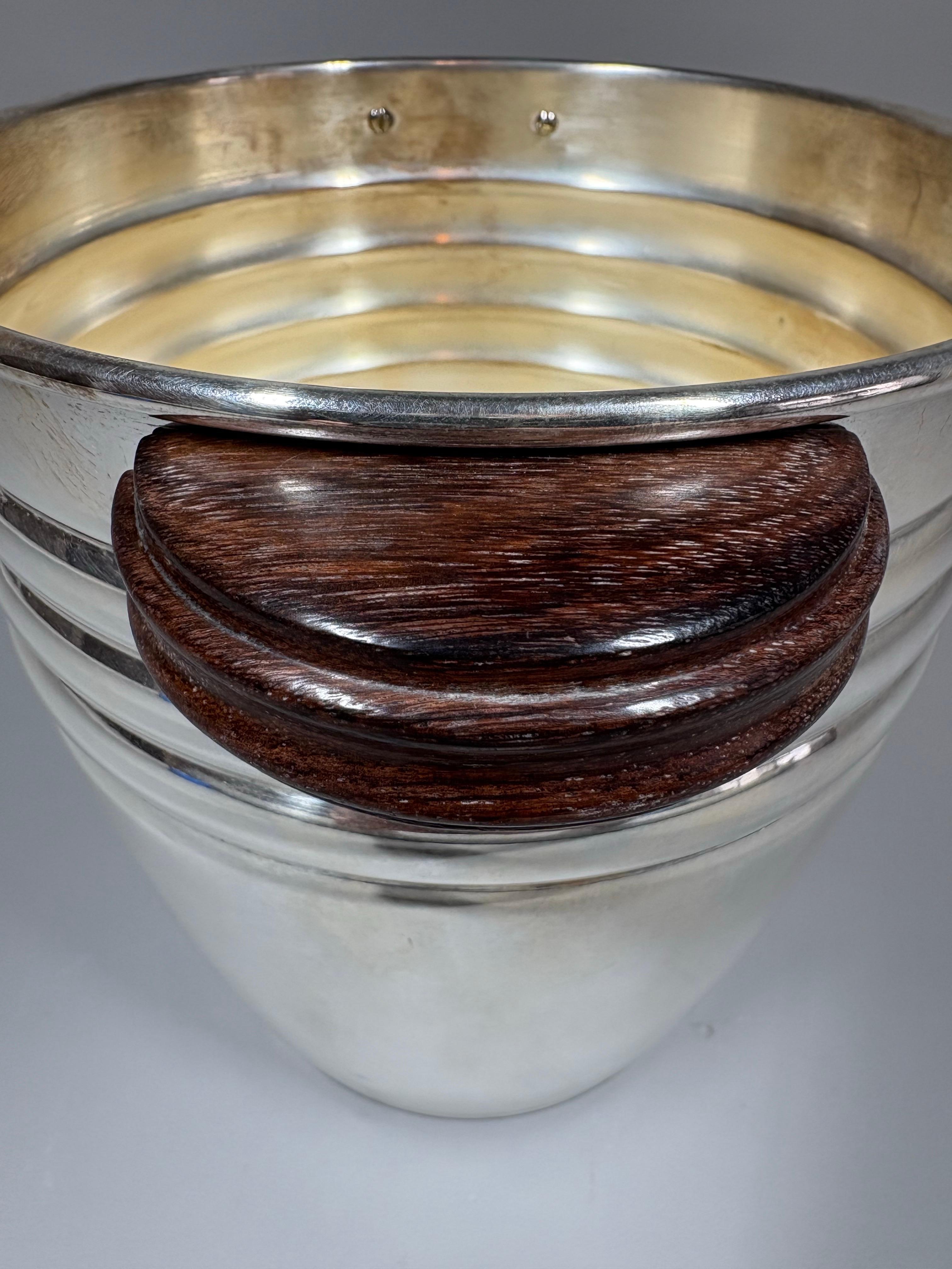 Französischer versilberter Champagner-/Weinkühler im Art-Déco-Stil mit Griffen aus Palisanderholz im Zustand „Gut“ im Angebot in Sleepy Hollow, NY