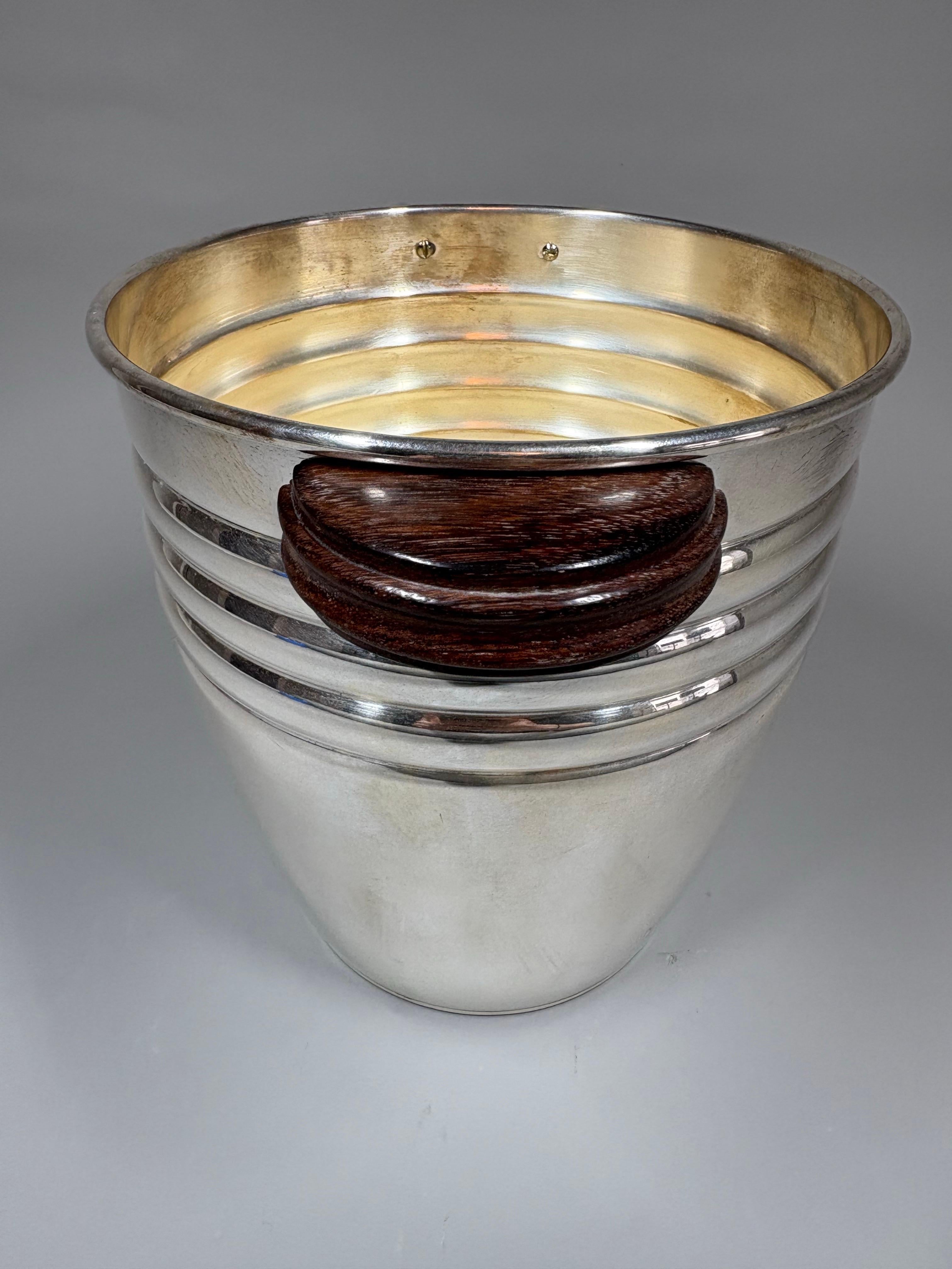 Französischer versilberter Champagner-/Weinkühler im Art-Déco-Stil mit Griffen aus Palisanderholz (Mitte des 20. Jahrhunderts) im Angebot
