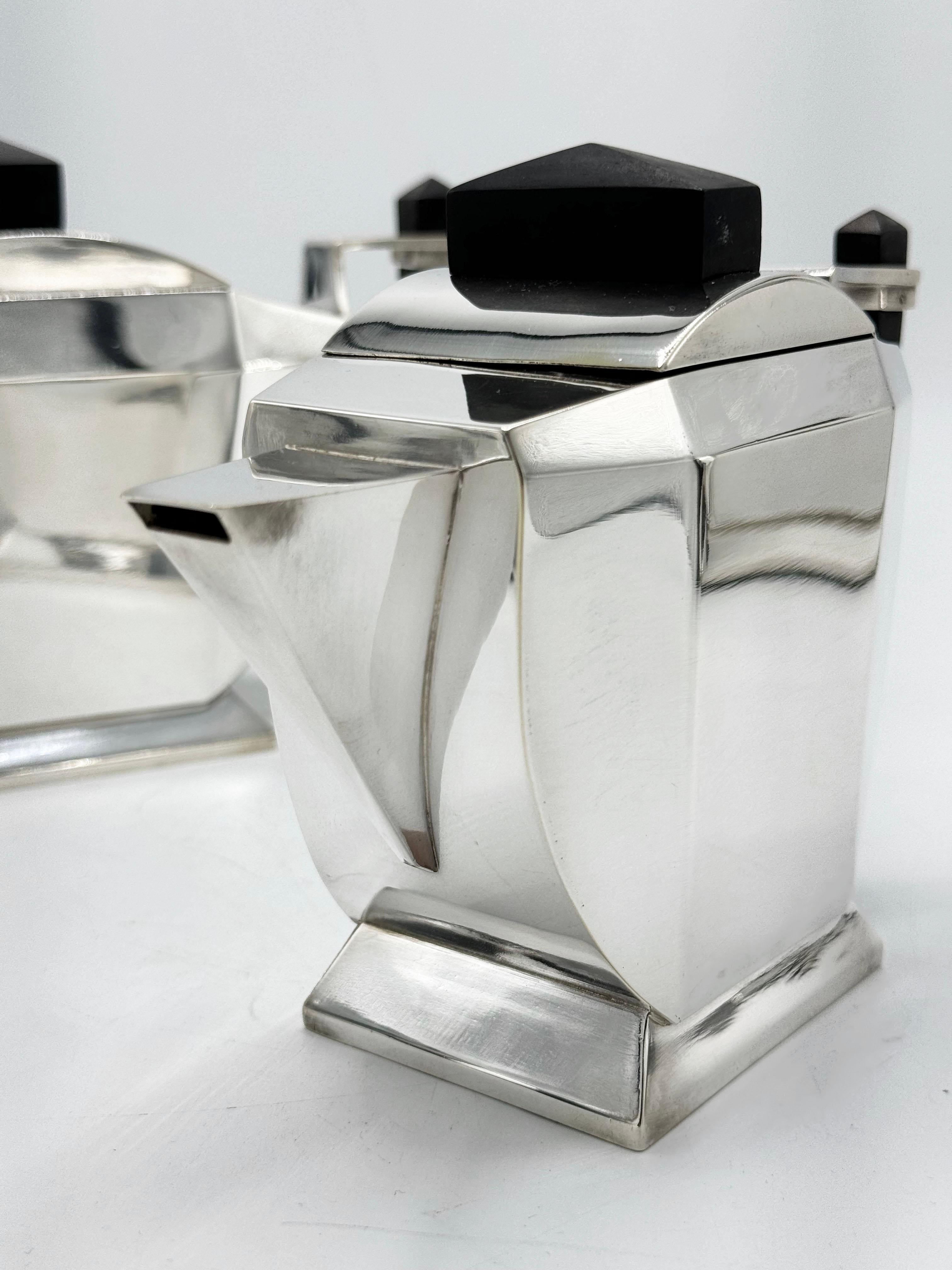 Servizio da caffè e da tè in argento Art Deco francese, di Argental, 1930 circa in vendita 1