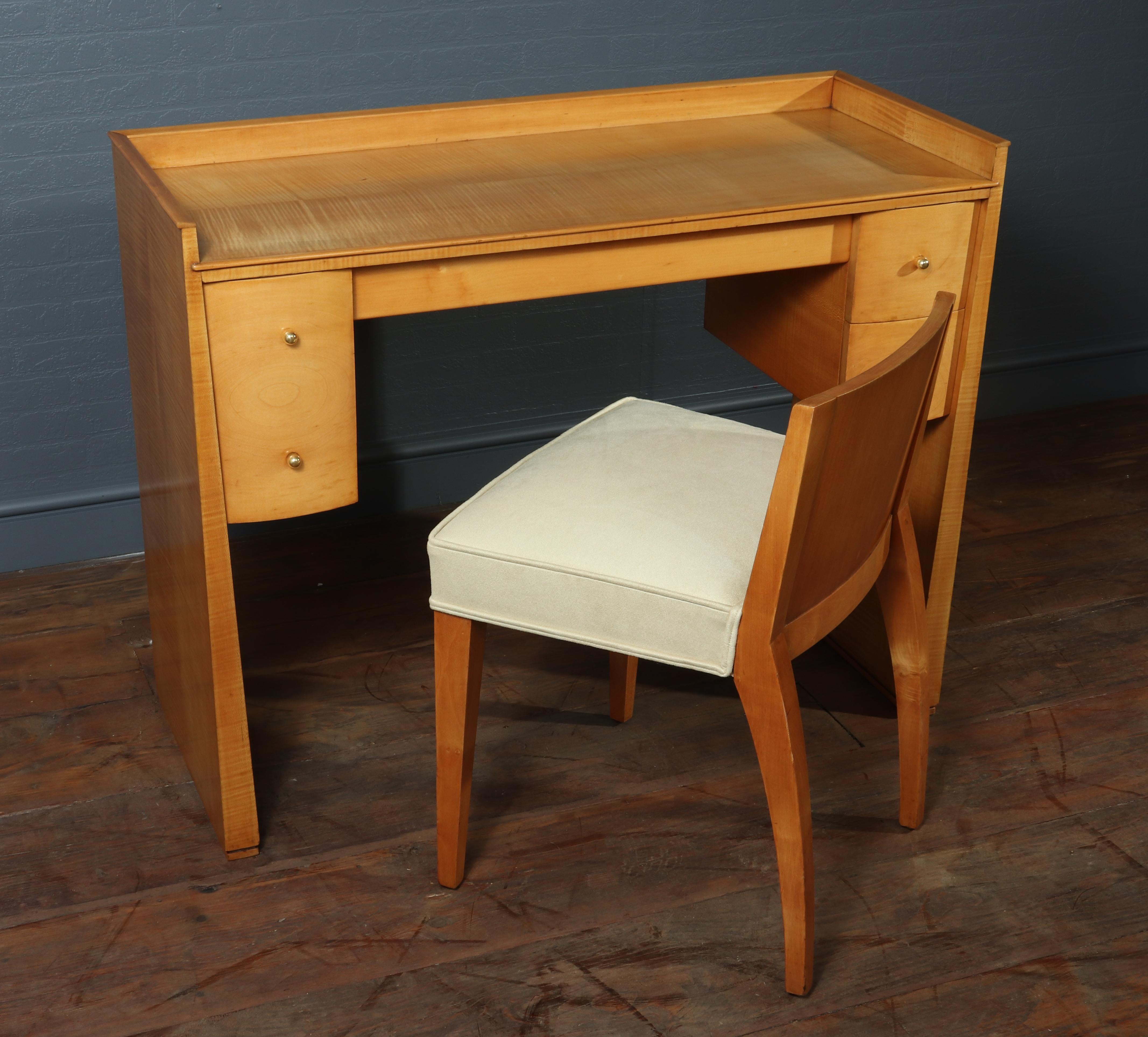 French Art Deco Sycamore Dressing Table and Chair For Sale 1