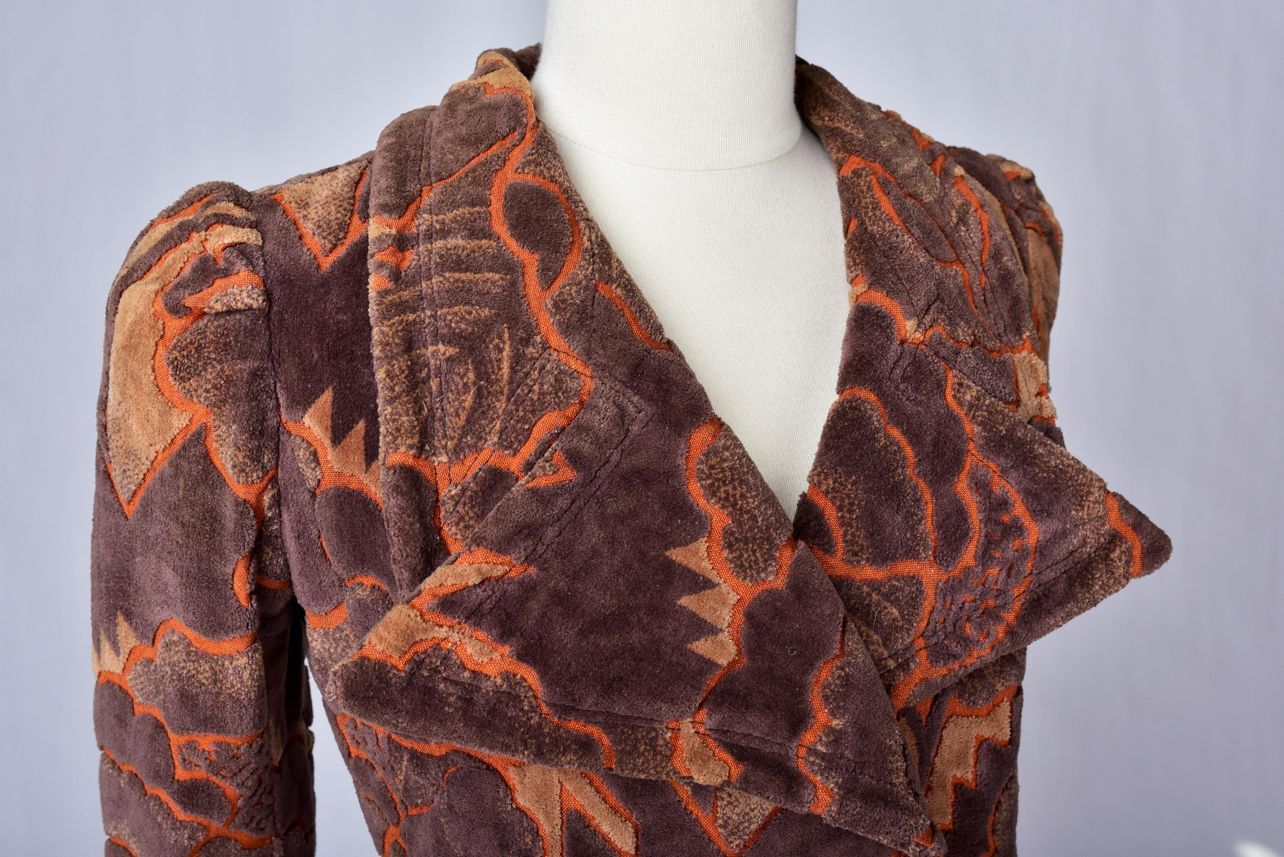 A French Art Deco Velvet Day Coat in the style of Raoul Dufy Circa 1970 For Sale 1