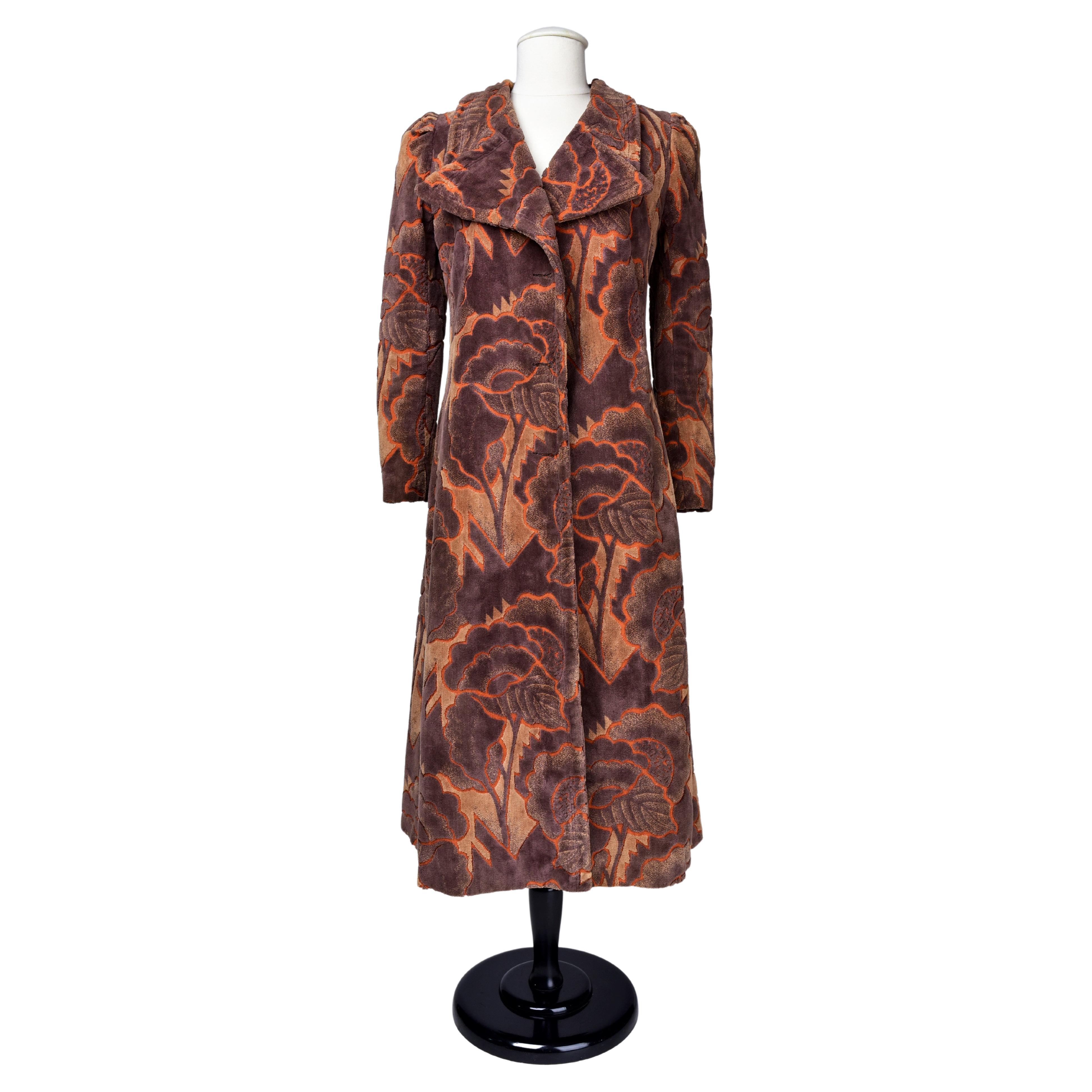 A French Art Deco Velvet Day Coat in the style of Raoul Dufy Circa 1939-1942