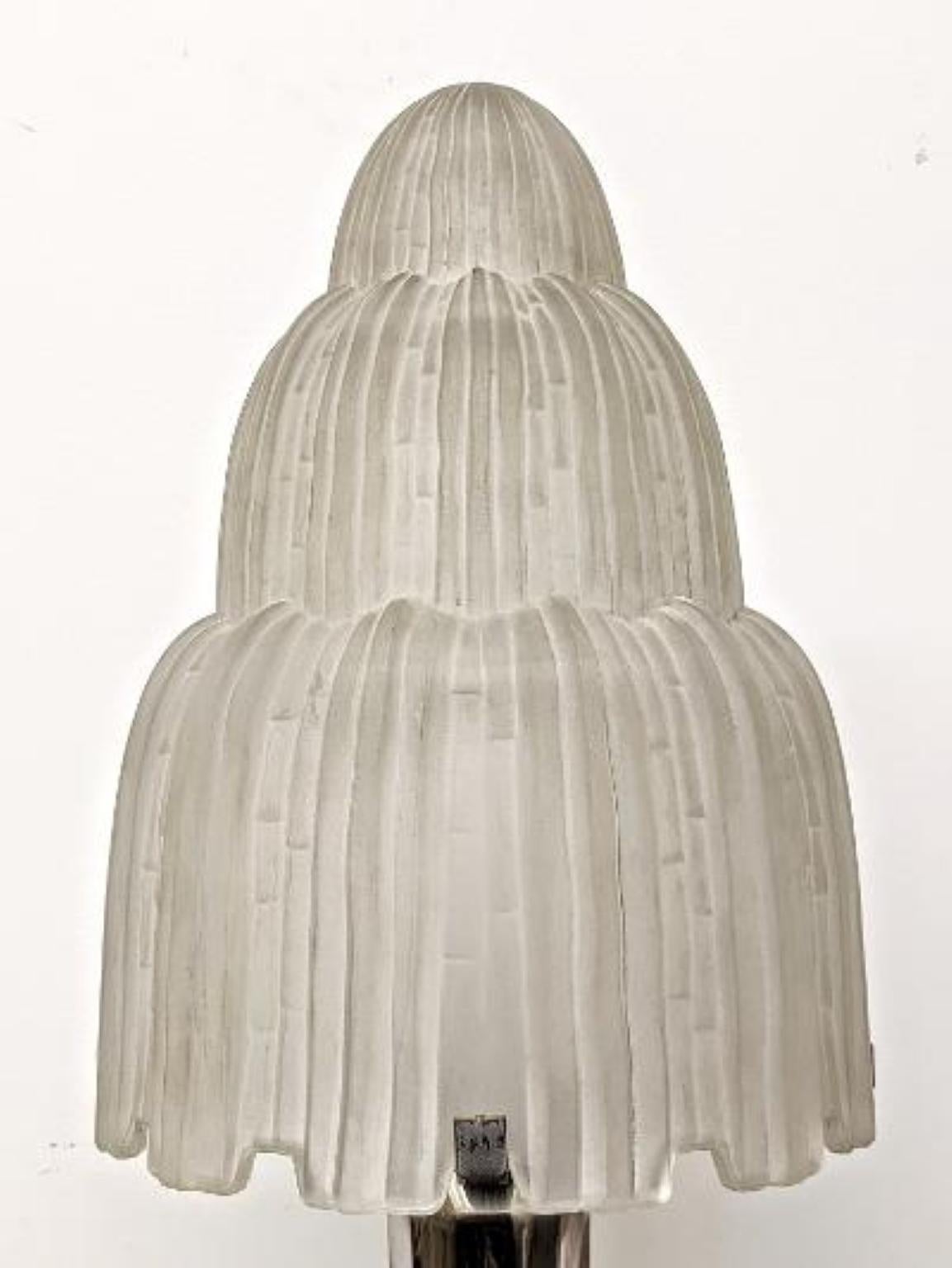 Une rare lampe de table Art Déco française connue sous le nom de 