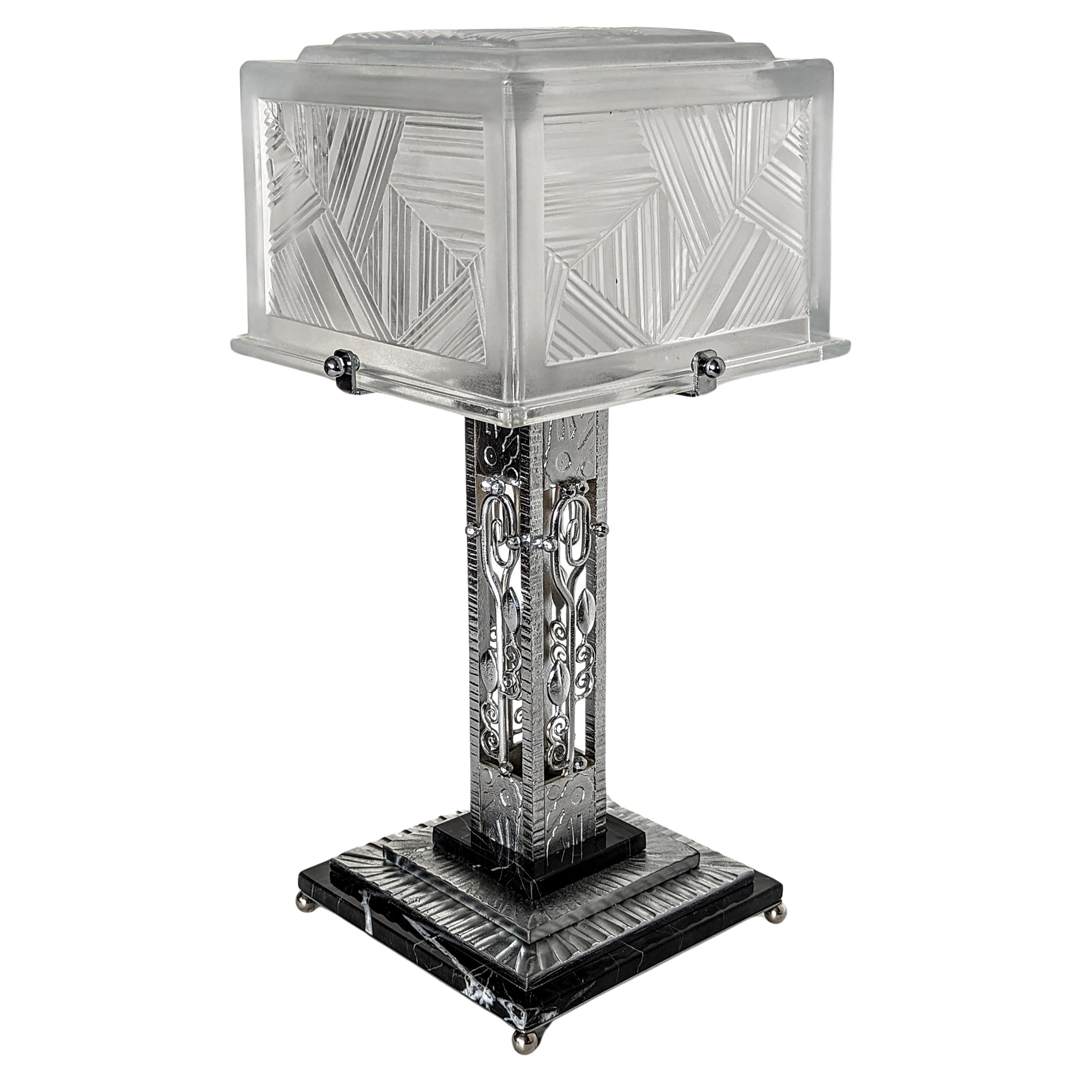 Lampe de table Art Déco française en fer forgé chantée par Sabino en vente