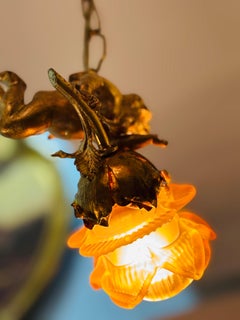 Lámpara colgante francesa Art Nouveau de bronce dorado Putto volador