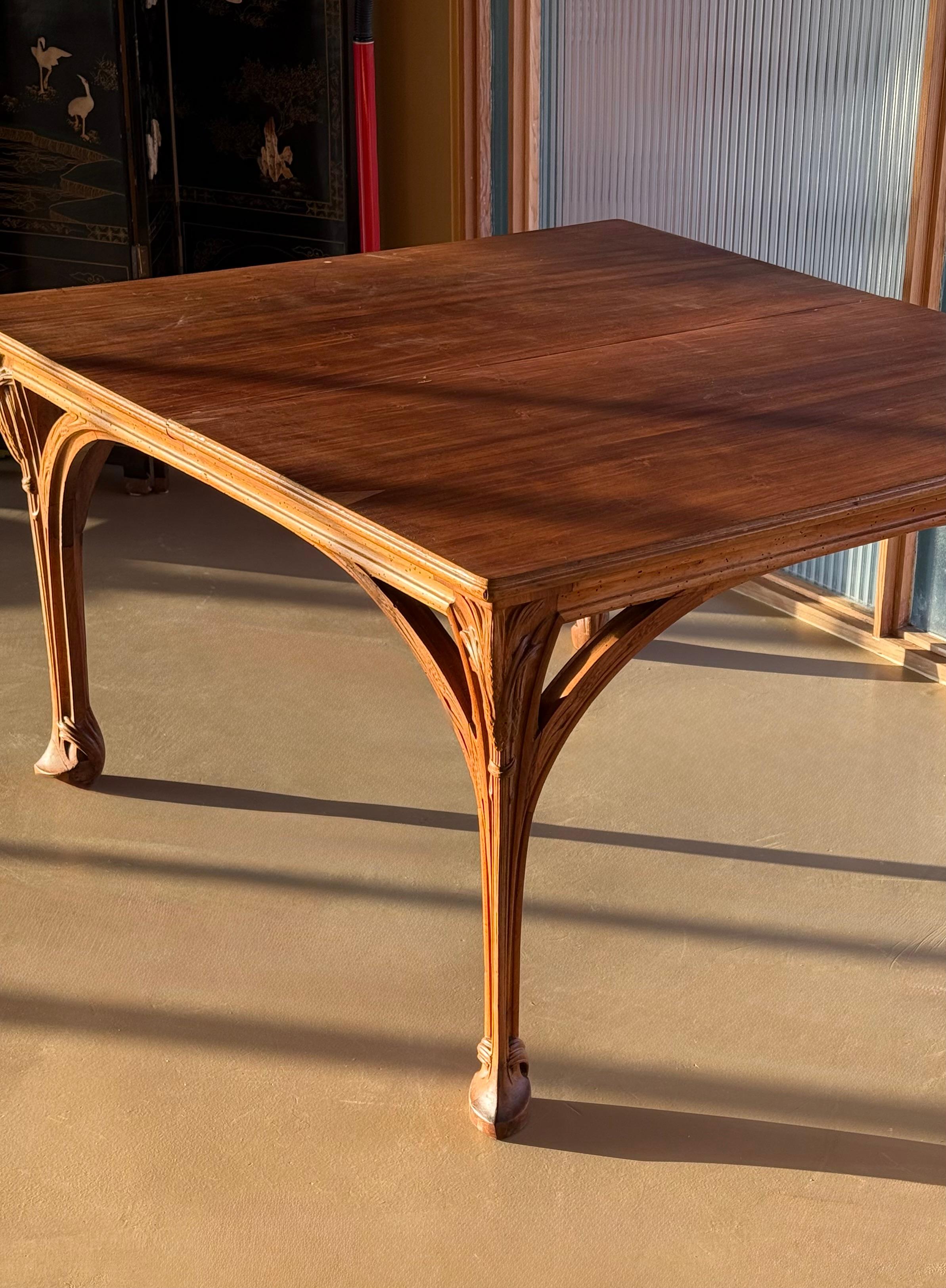 Tavolo da pranzo francese Art Carved intagliato, circa 1900 in vendita 13