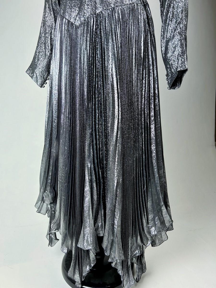 Abito da ballo francese di Jean-Louis Scherrer in lamé d'argento n° 302451 Circa 1985 in vendita 5
