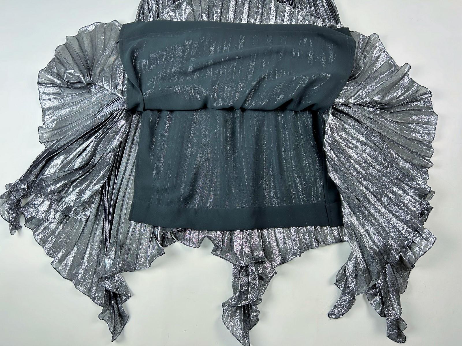 Abito da ballo francese di Jean-Louis Scherrer in lamé d'argento n° 302451 Circa 1985 in vendita 1