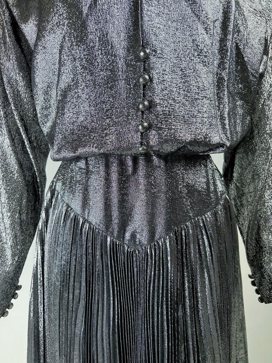 Abito da ballo francese di Jean-Louis Scherrer in lamé d'argento n° 302451 Circa 1985 in vendita 3