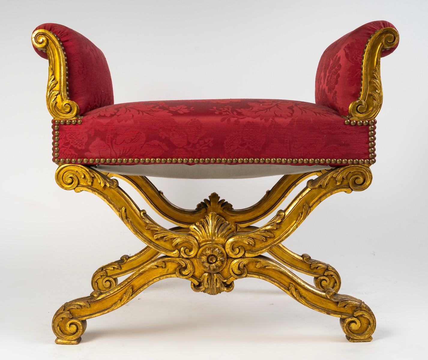 Intagliato a mano Uno sgabello francese Belle Époque Curule del 1880 circa in vendita