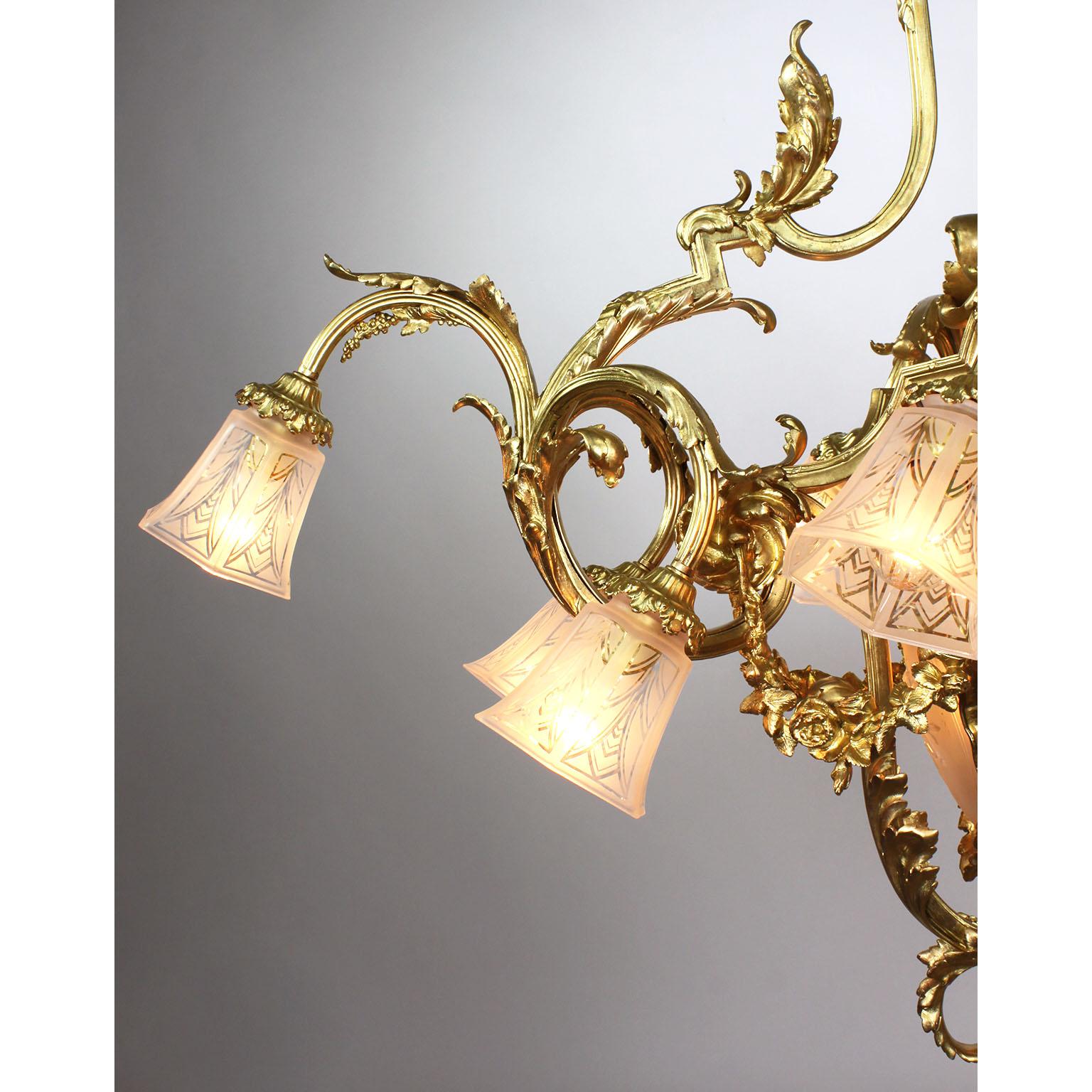 French Belle Époque Gilt-Bronze & Molded Glass 15-Light Lyre Style Chandelier For Sale 2