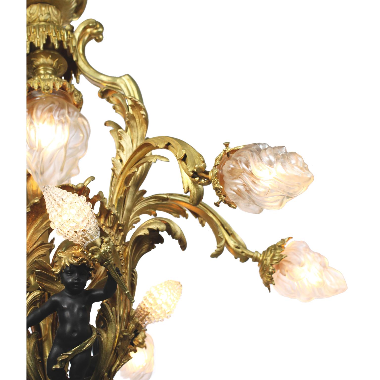 A French Belle Époque Gilt Bronze & Patinated Bronze Ten-Light Cherub Chandelier For Sale 3