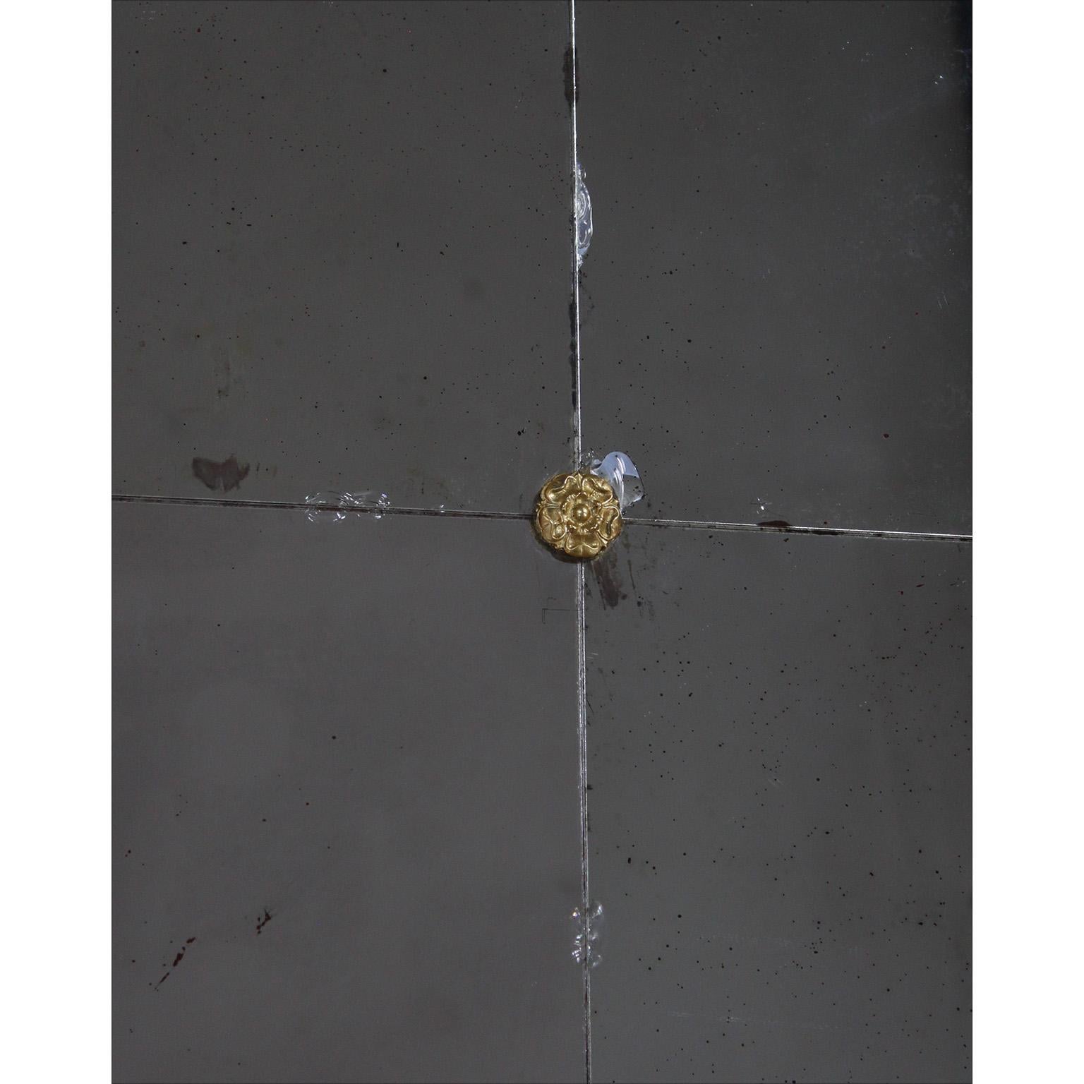 Französische Belle Époque Konsole und Spiegel aus vergoldetem Metall und Giltwood mit Blumenranken im Angebot 7