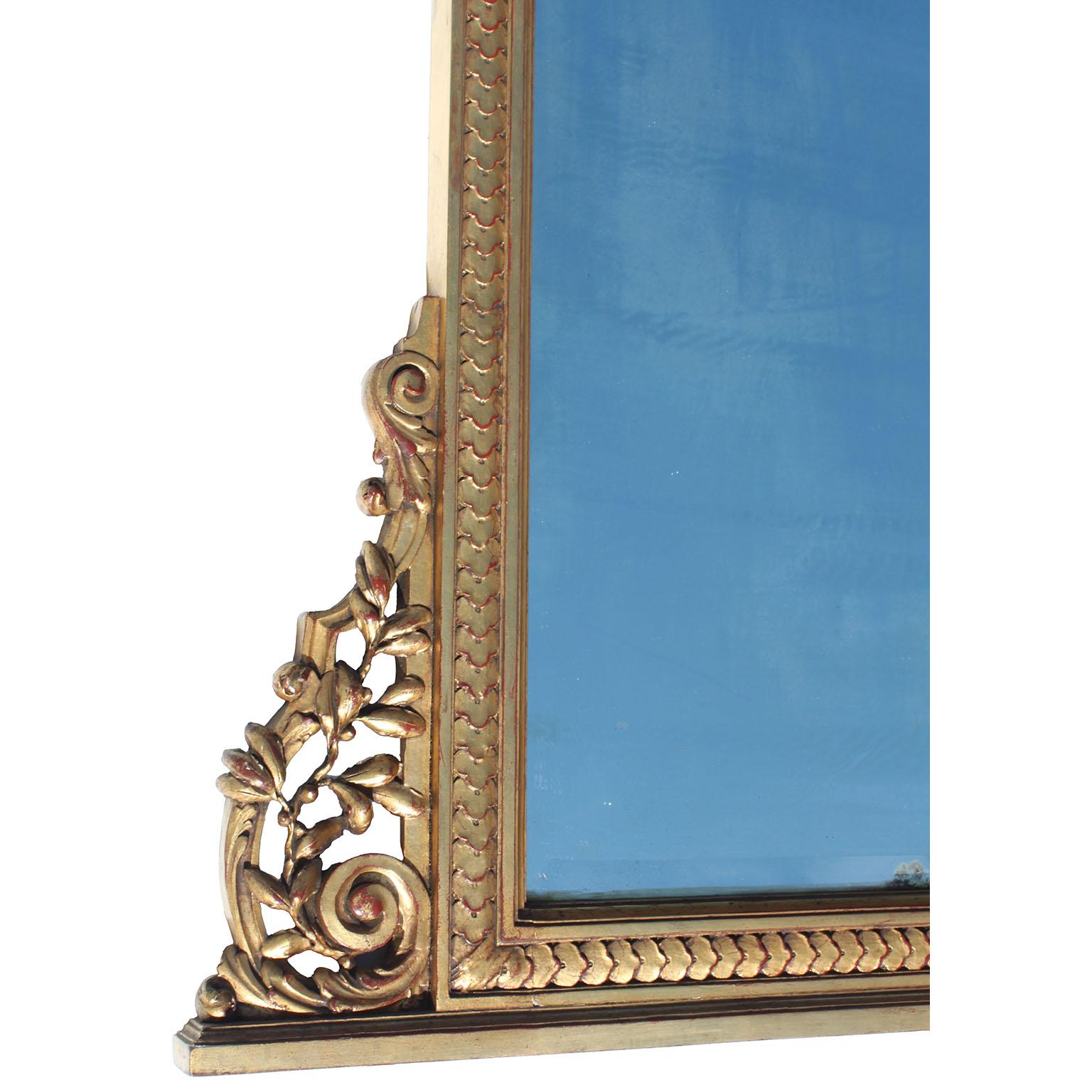 Sculpté à la main Cadre de miroir Trumeau en bois doré sculpté de style Louis XV de la Belle Époque en vente