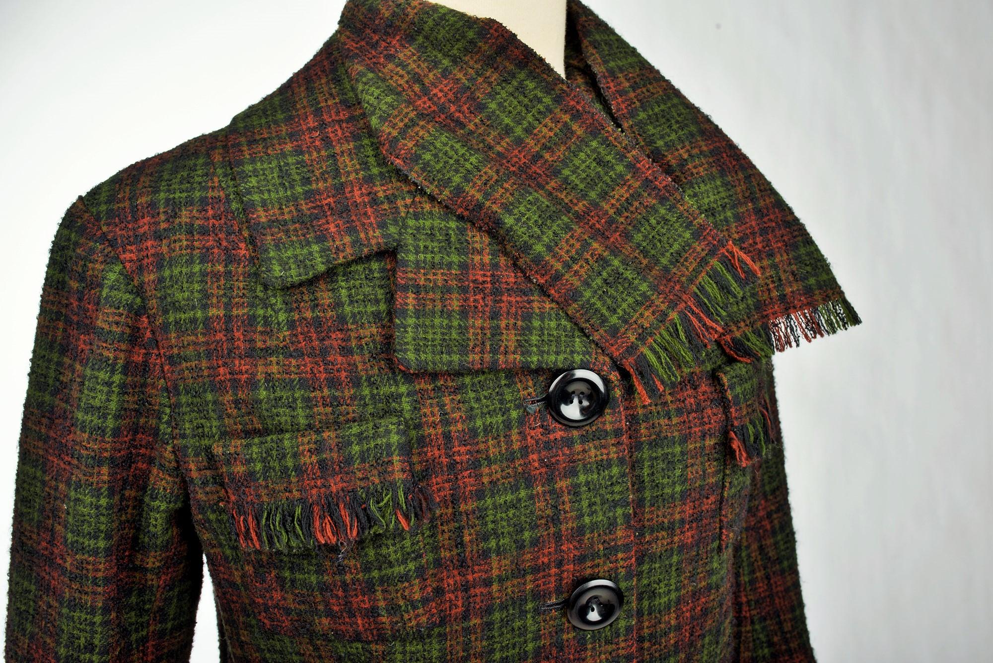 Tailleur jupe Bérénice français en tartan de soie/motif Dior, France, circa 1970 en vente 7