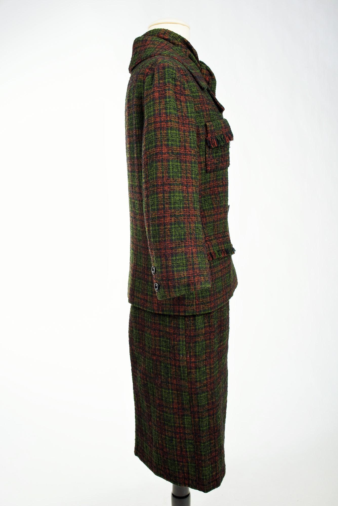 Tailleur jupe Bérénice français en tartan de soie/motif Dior, France, circa 1970 en vente 9