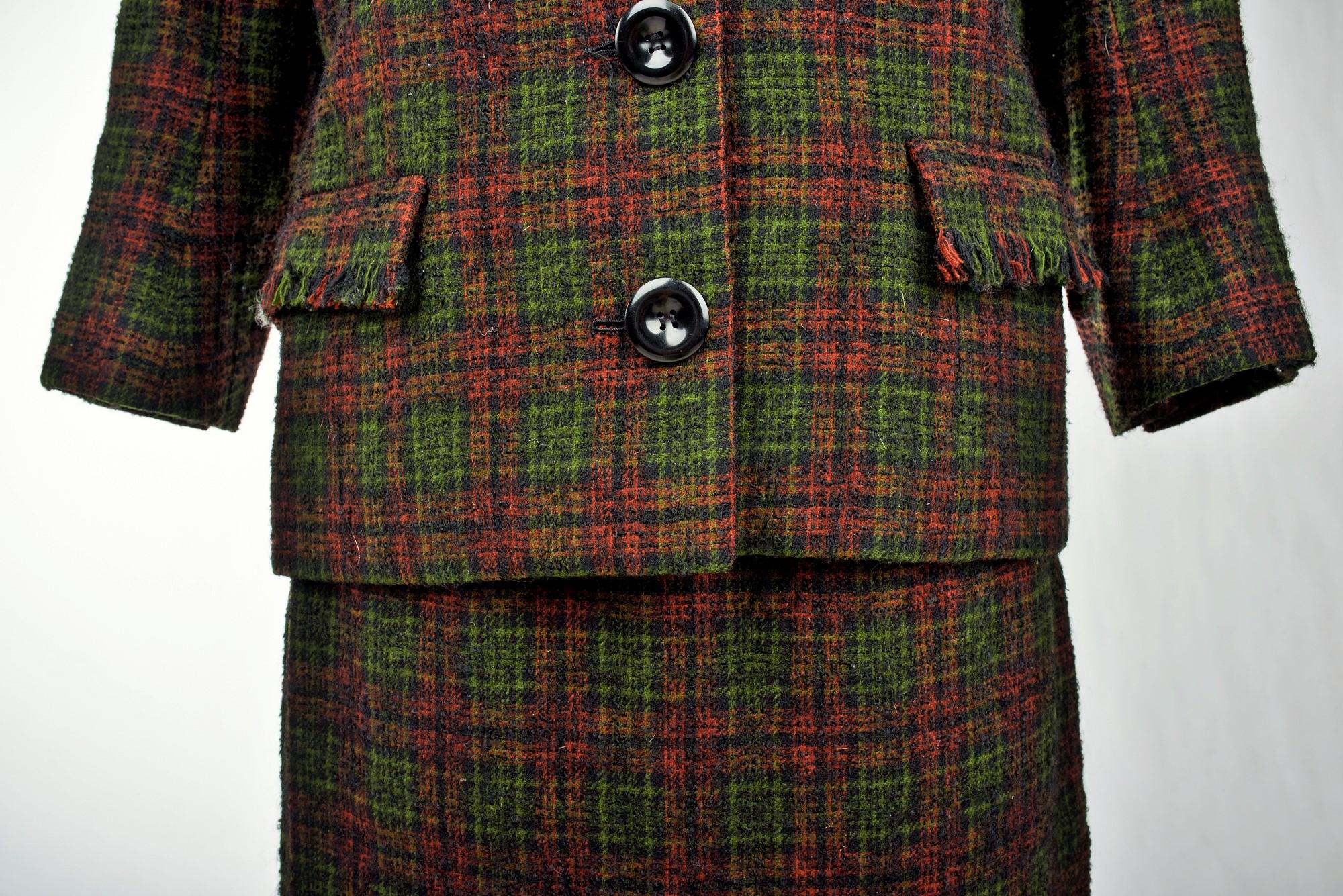 A French Dior/Bérénice Demi Couture skirt suit Wool Tartan, French Circa 1970 For Sale 1