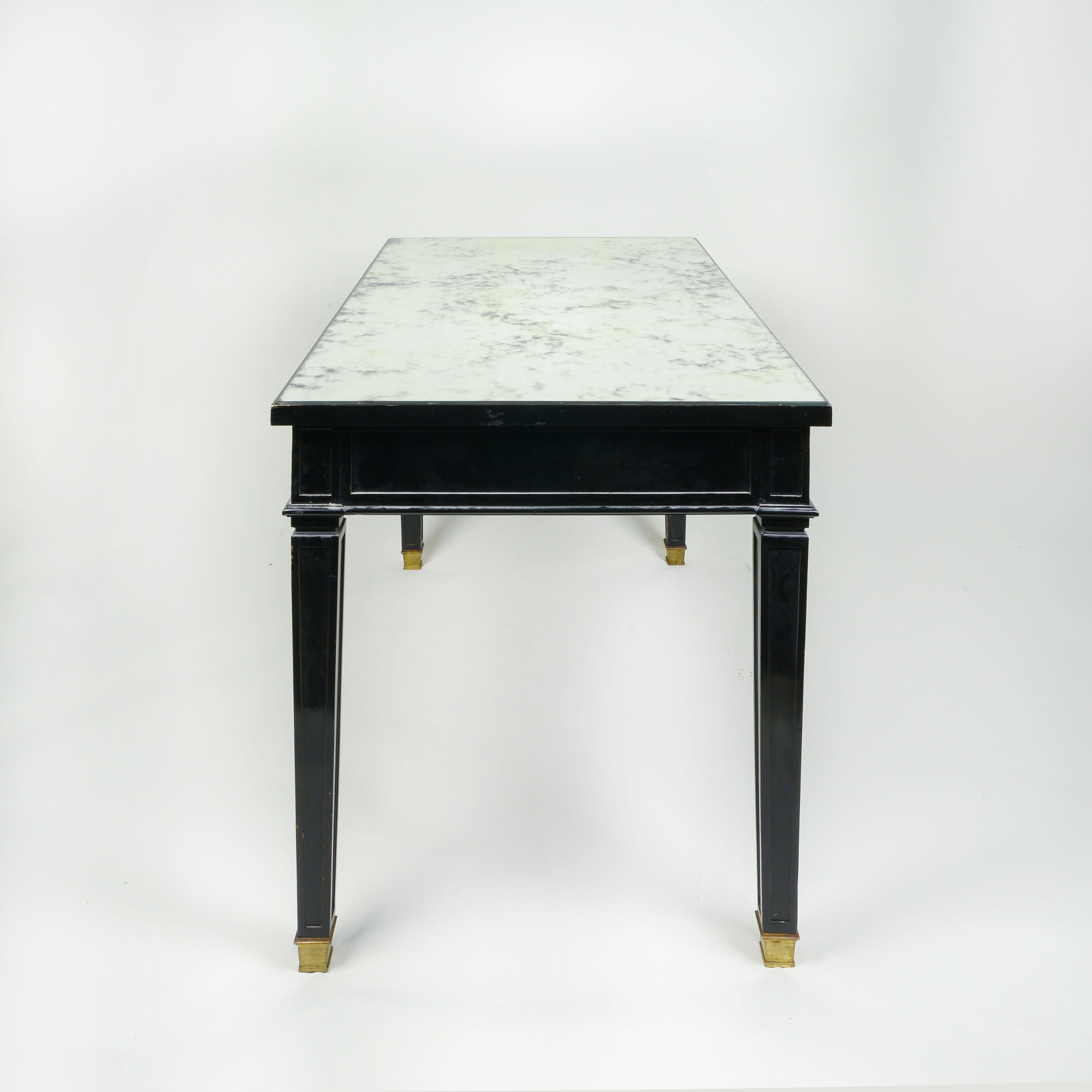 A French Black Lacquer Writing Table In Good Condition For Sale In New York, NY