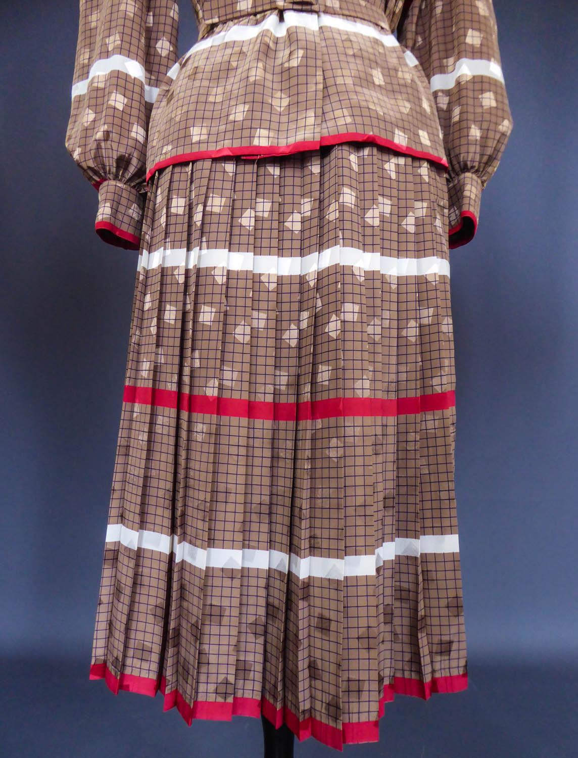 Camicetta francese e gonna a pieghe di Cacharel (attribuita a) Circa 1980 In condizioni buone in vendita a Toulon, FR